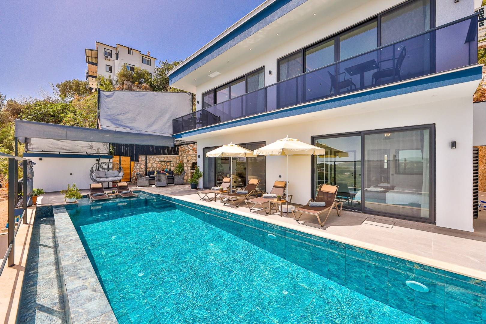 Kaş İslamlar'da Gözlerde Uzak Konumda, Özel Havuzlu, Konforlu Kiralık Villa