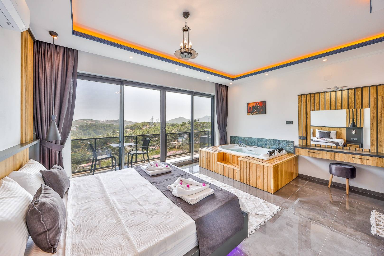 Kaş İslamlar'da Gözlerde Uzak Konumda, Özel Havuzlu, Konforlu Kiralık Villa