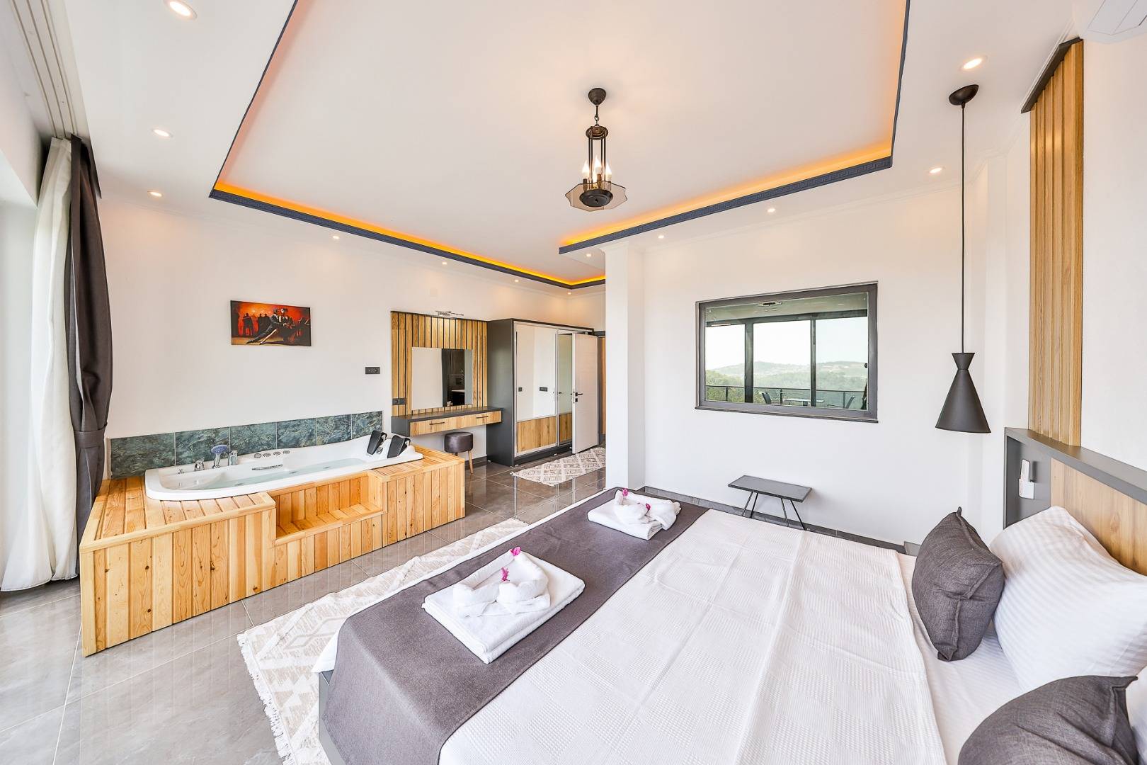 Kaş İslamlar'da Gözlerde Uzak Konumda, Özel Havuzlu, Konforlu Kiralık Villa