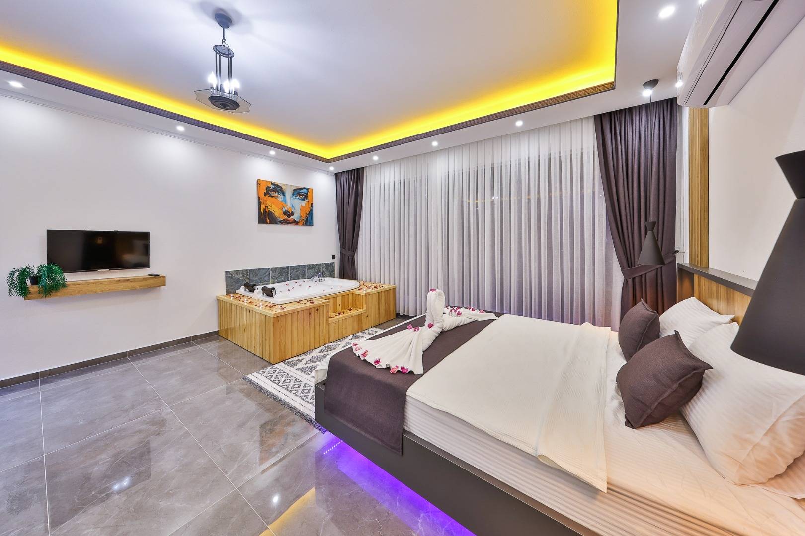 Kaş İslamlar'da Gözlerde Uzak Konumda, Özel Havuzlu, Konforlu Kiralık Villa