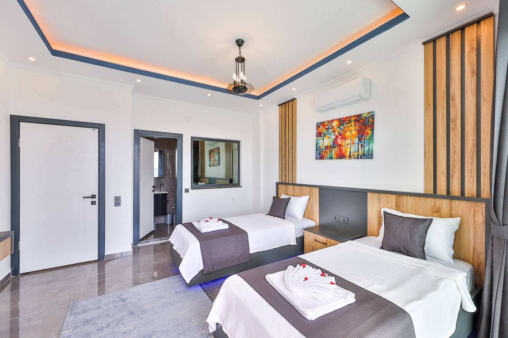 Kaş İslamlar'da Gözlerde Uzak Konumda, Özel Havuzlu, Konforlu Kiralık Villa
