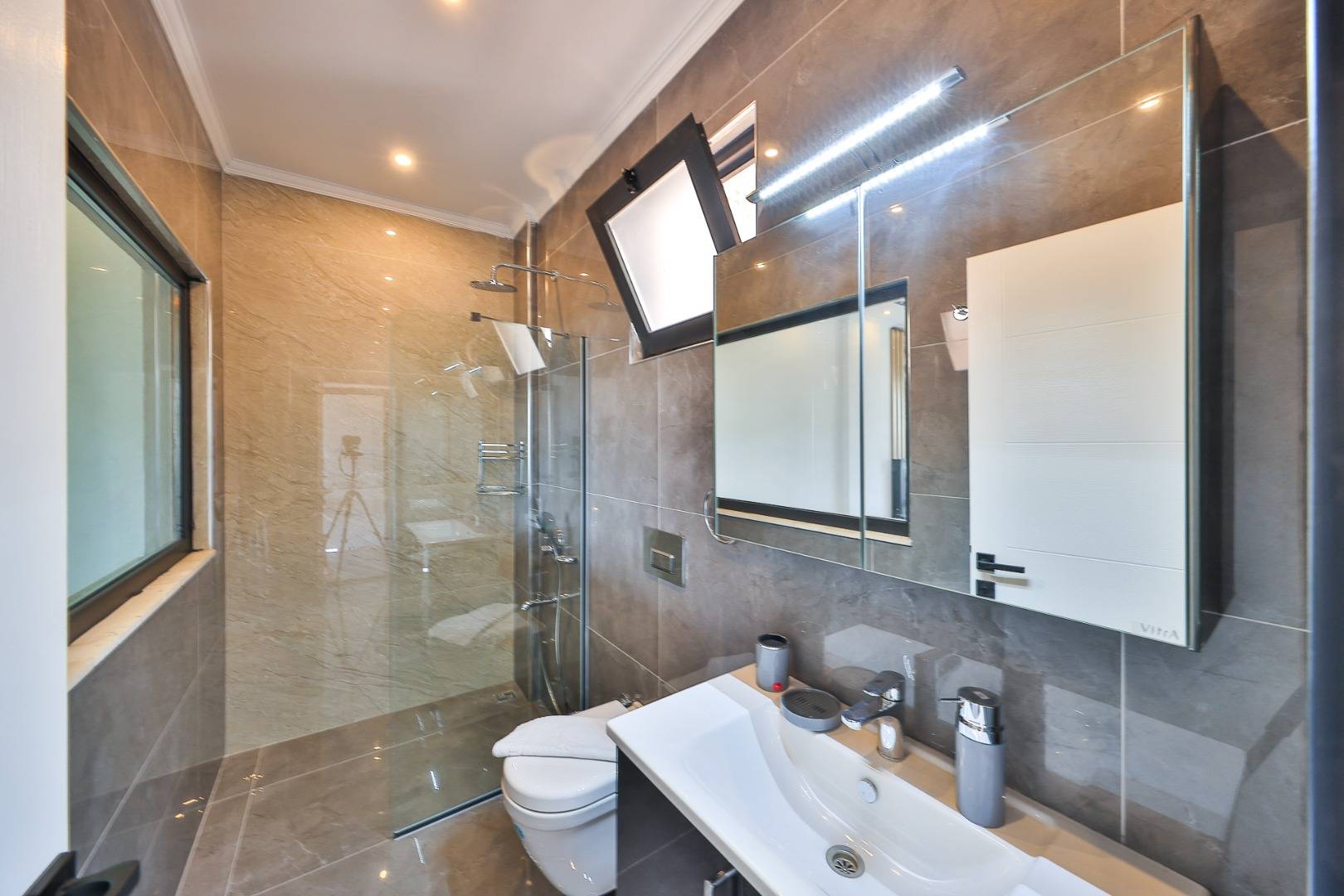 Kaş İslamlar'da Gözlerde Uzak Konumda, Özel Havuzlu, Konforlu Kiralık Villa