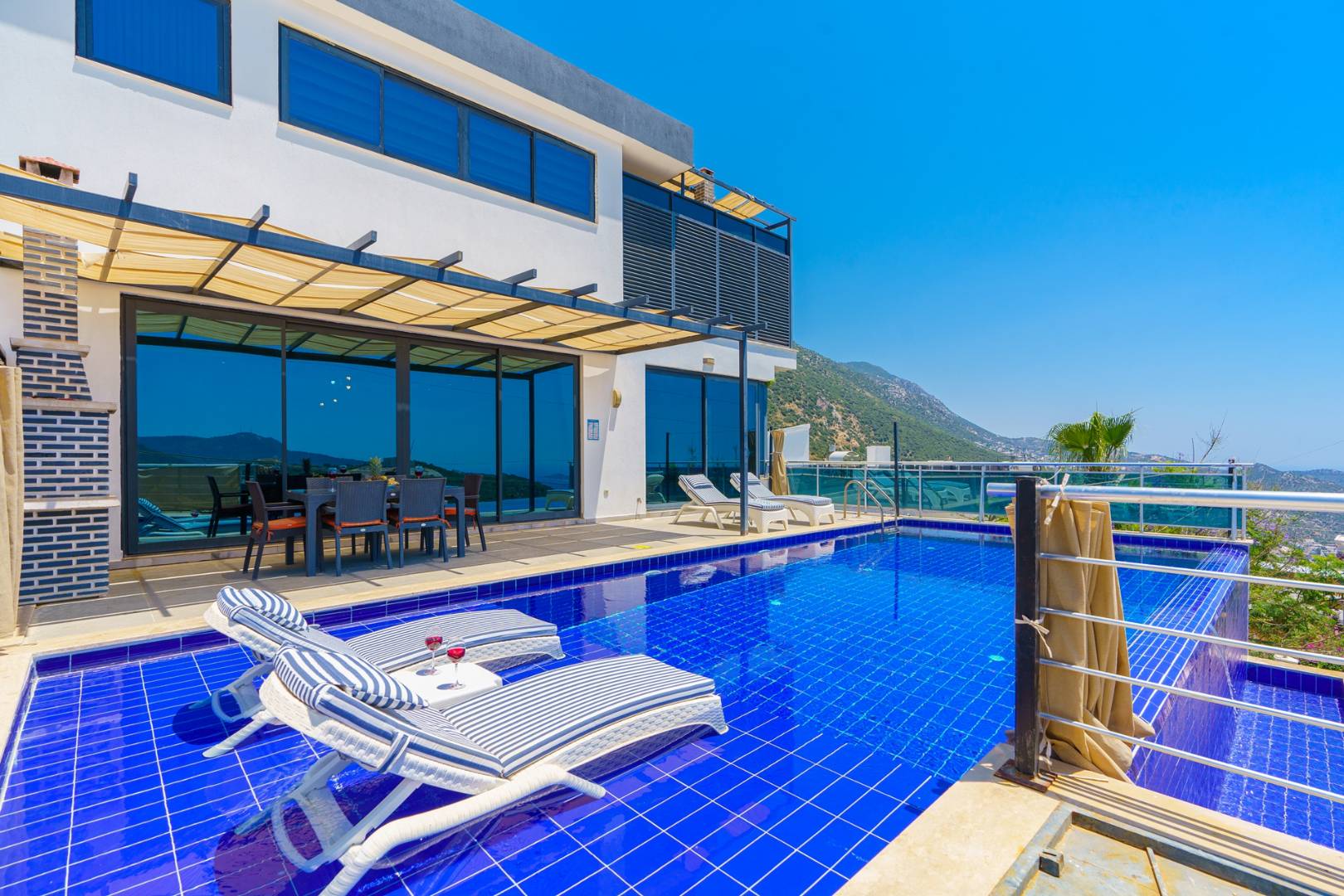Kaş İslamlar'da Muhteşem Deniz Manzaralı, Özel Havuzlu, Jakuzili Villa 42503 — 2