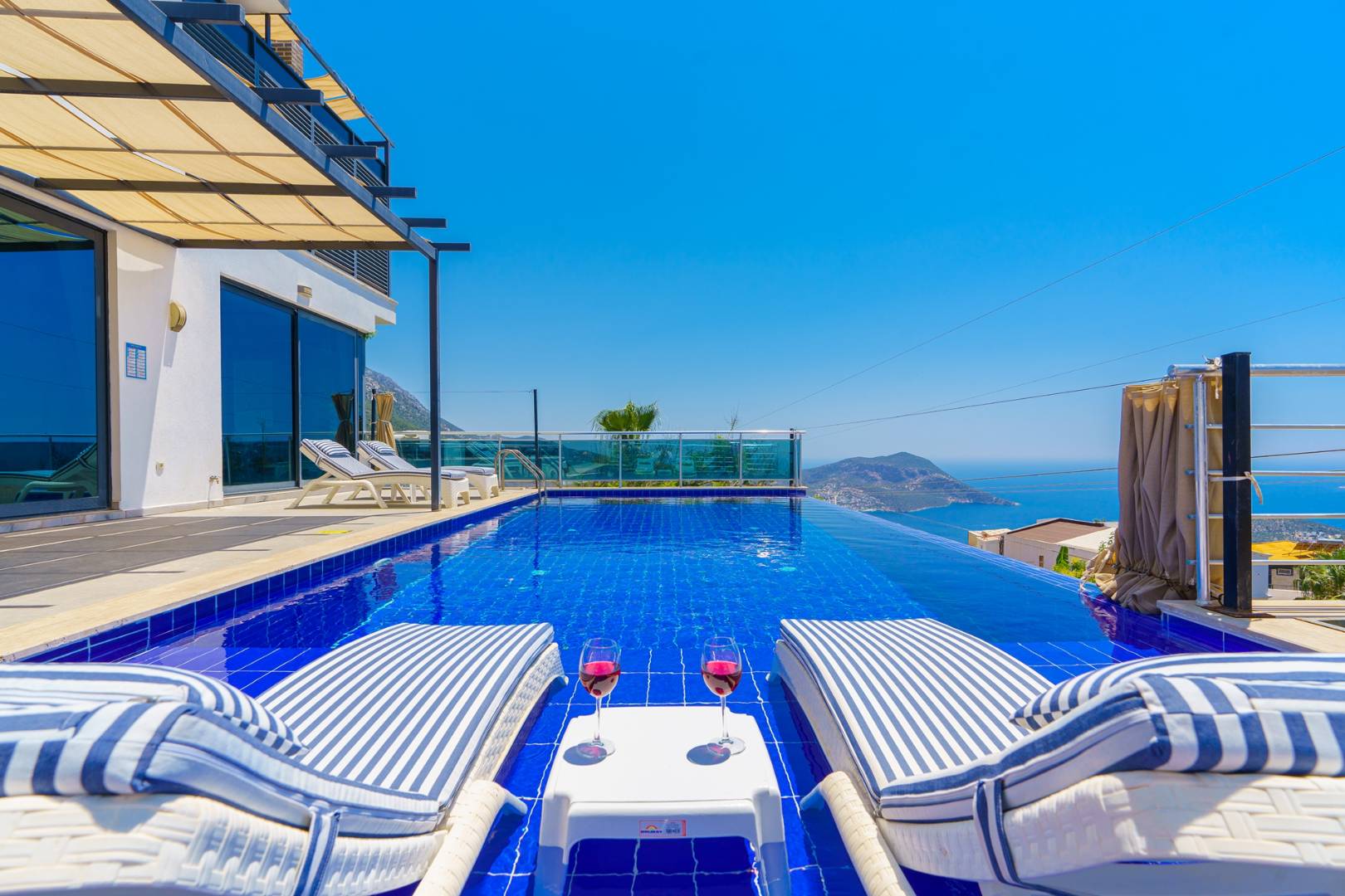 Kaş İslamlar'da Muhteşem Deniz Manzaralı, Özel Havuzlu, Jakuzili Villa 42503 — 3