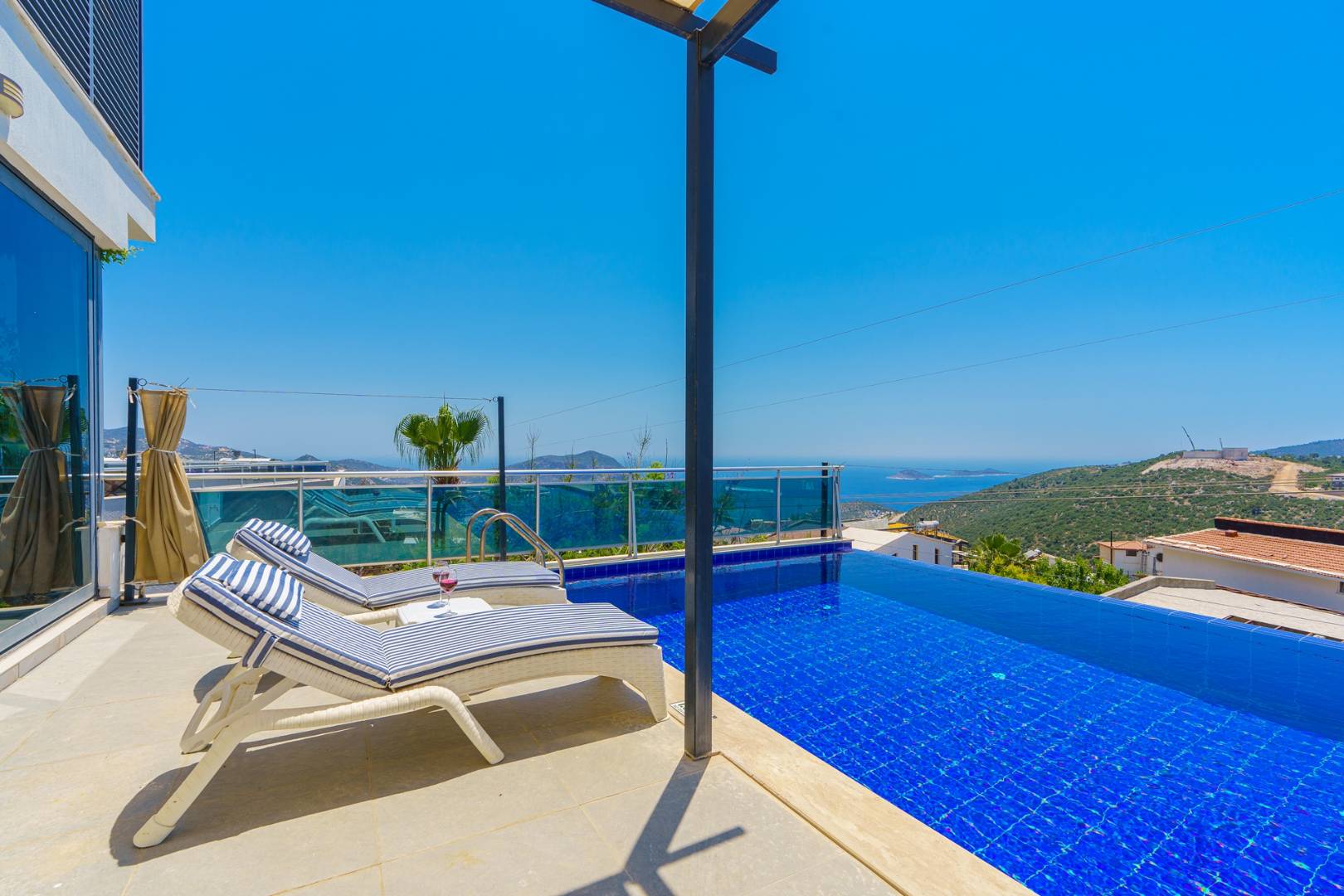 Kaş İslamlar'da Muhteşem Deniz Manzaralı, Özel Havuzlu, Jakuzili Villa 42503 — 8