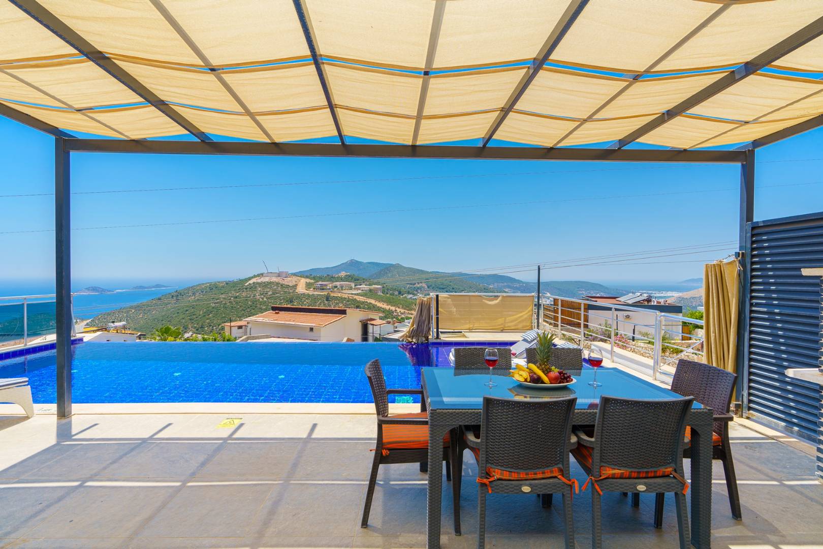 Kaş İslamlar'da Muhteşem Deniz Manzaralı, Özel Havuzlu, Jakuzili Villa
