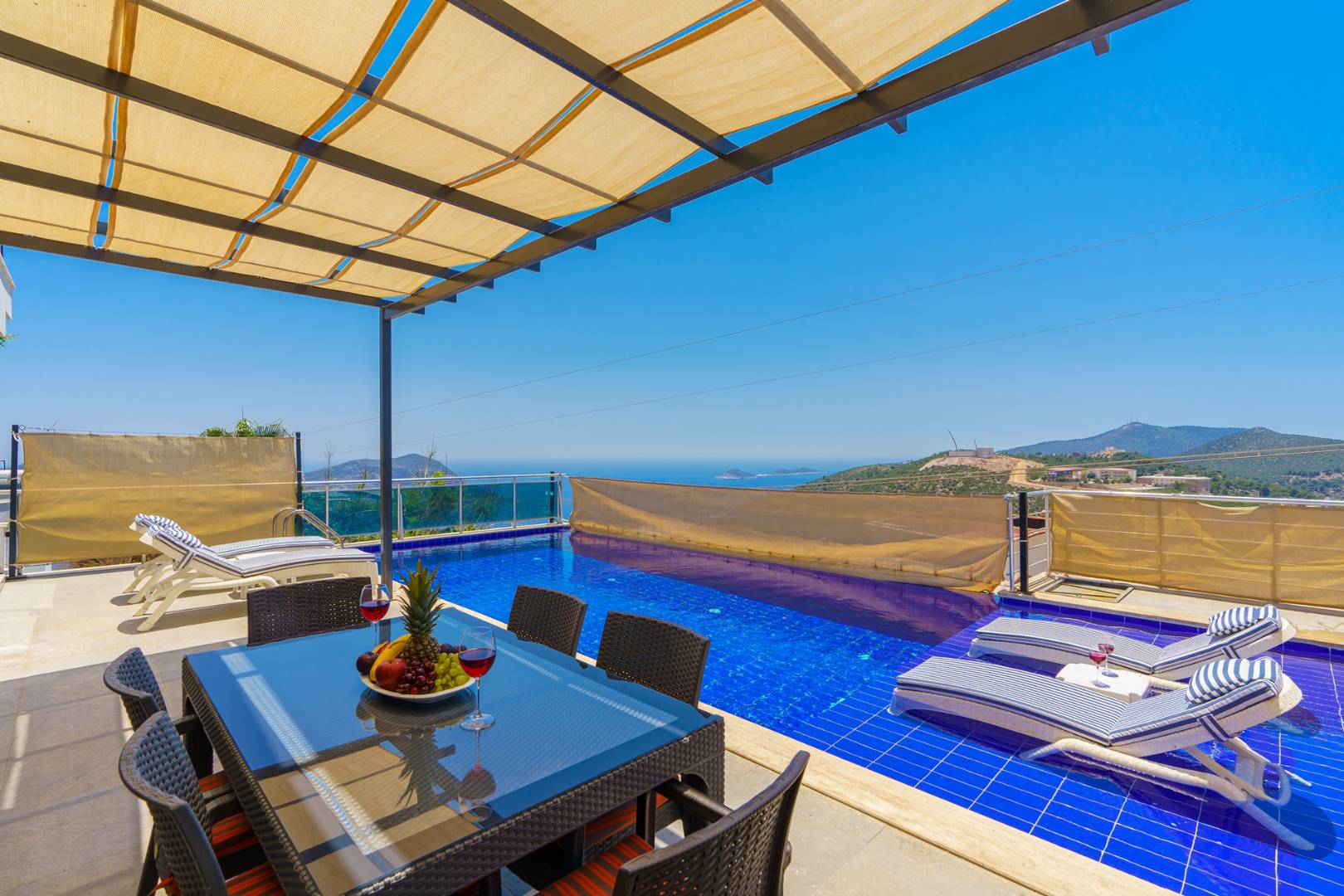 Kaş İslamlar'da Muhteşem Deniz Manzaralı, Özel Havuzlu, Jakuzili Villa