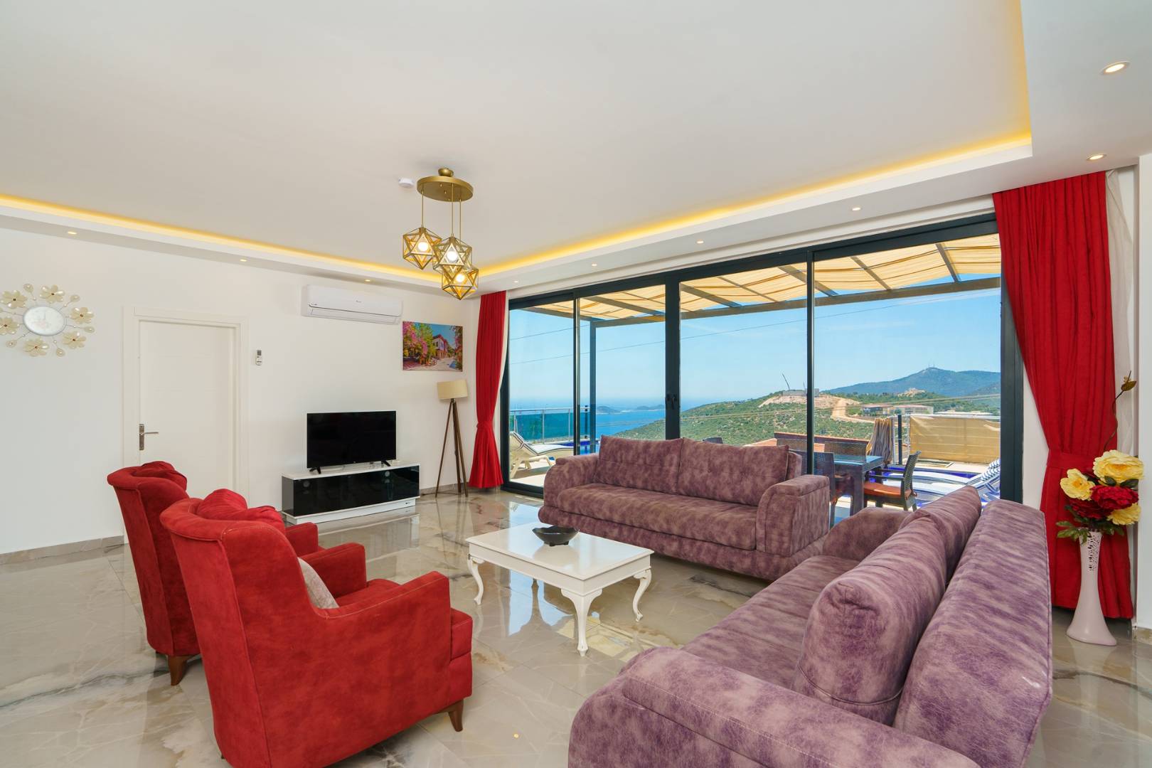 Kaş İslamlar'da Muhteşem Deniz Manzaralı, Özel Havuzlu, Jakuzili Villa