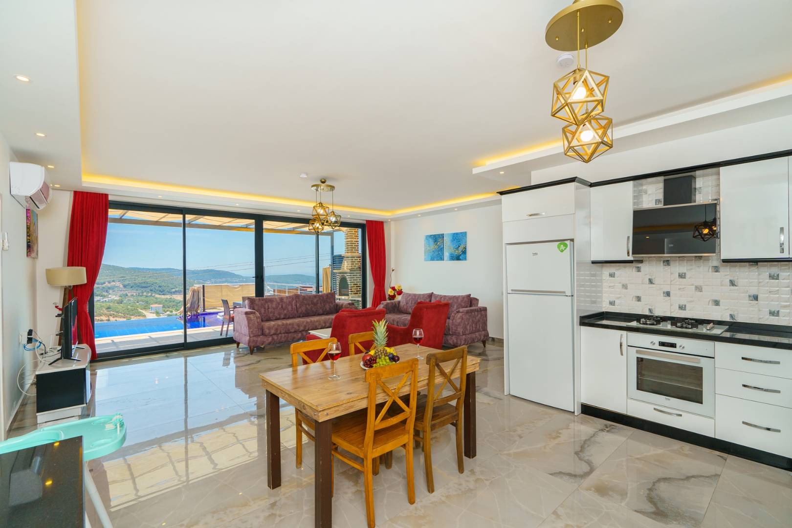 Kaş İslamlar'da Muhteşem Deniz Manzaralı, Özel Havuzlu, Jakuzili Villa