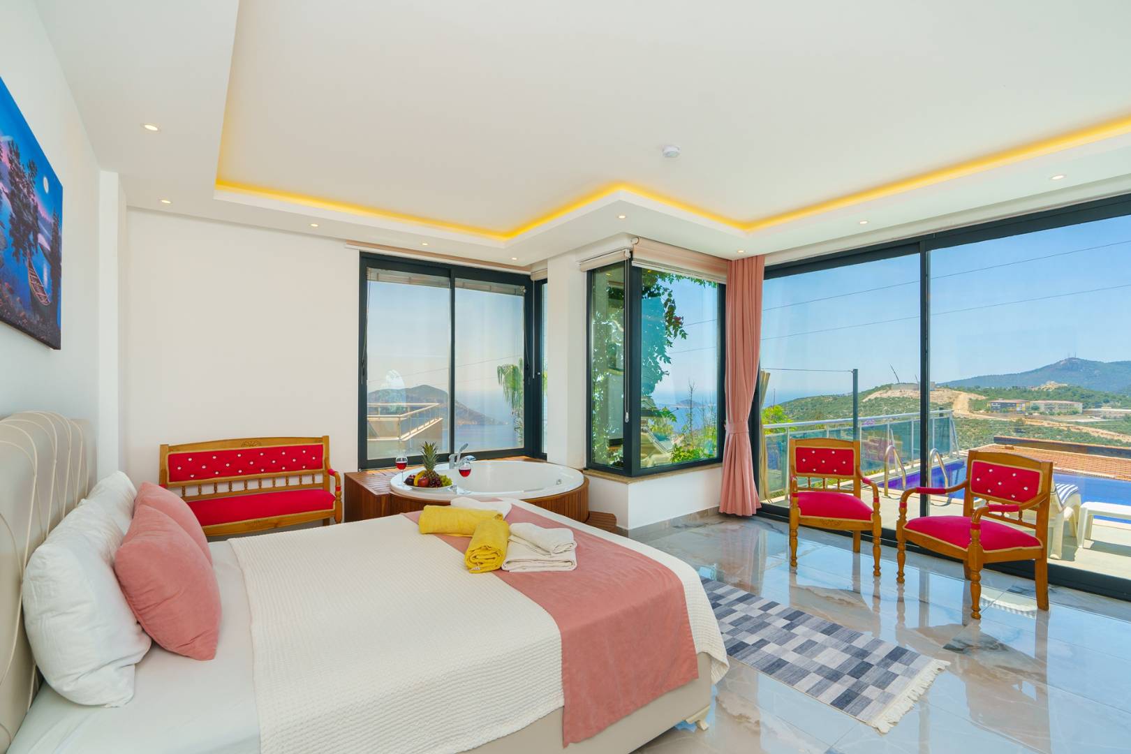 Kaş İslamlar'da Muhteşem Deniz Manzaralı, Özel Havuzlu, Jakuzili Villa
