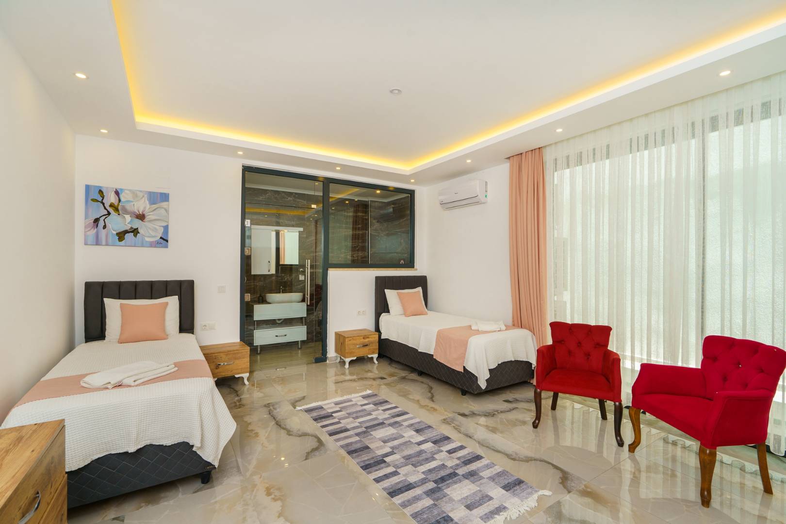 Kaş İslamlar'da Muhteşem Deniz Manzaralı, Özel Havuzlu, Jakuzili Villa