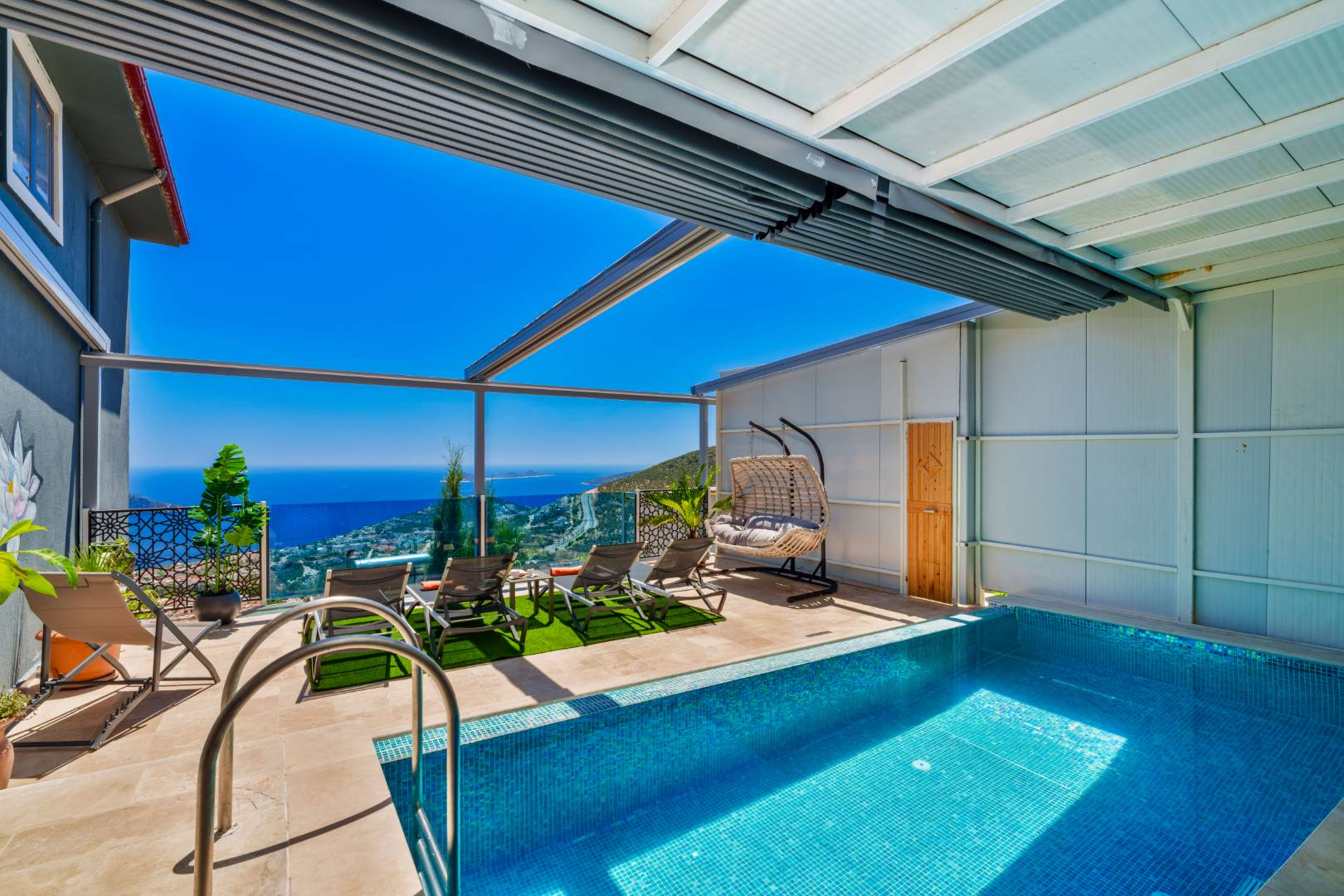 Kaş İslamlar'da Göz Alıcı Deniz Manzaralı, Özel Havuzlu, Balayı Villa