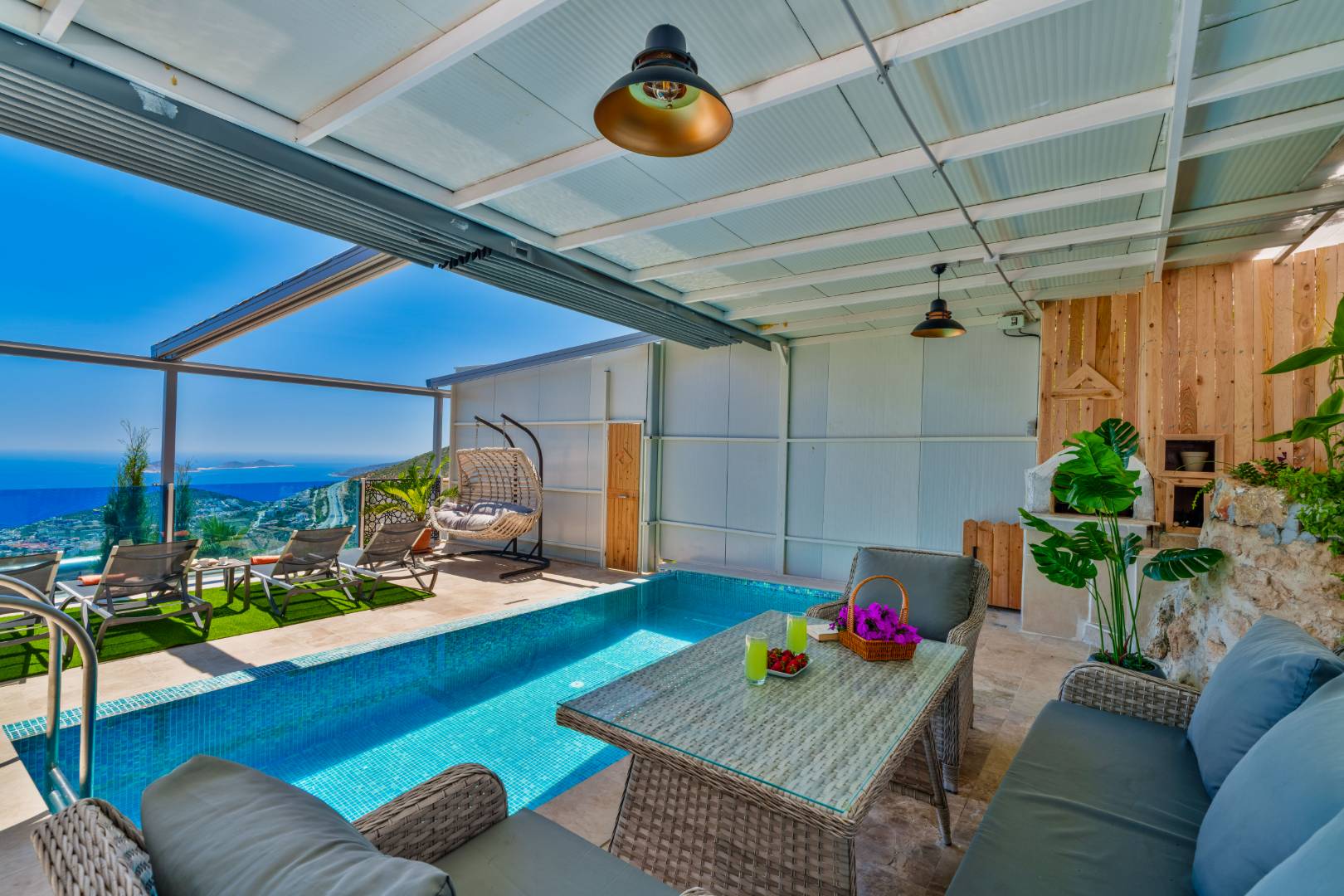 Kaş İslamlar'da Göz Alıcı Deniz Manzaralı, Özel Havuzlu, Balayı Villa