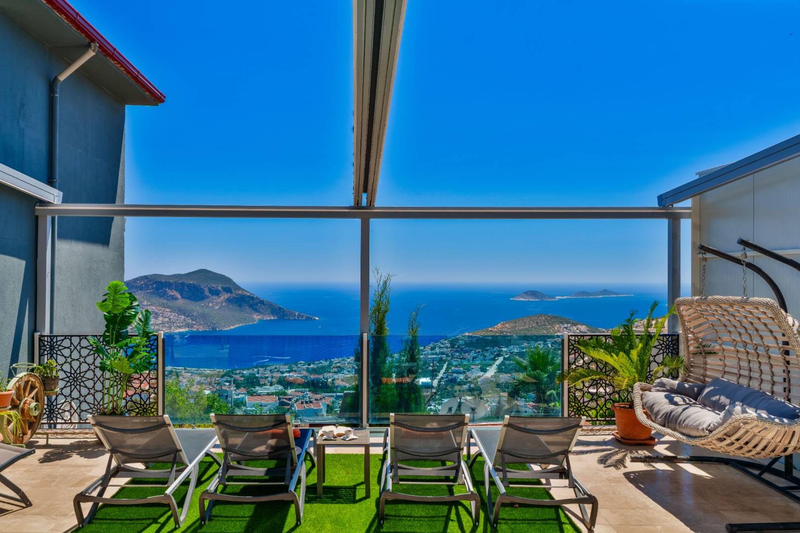 Kaş İslamlar'da Göz Alıcı Deniz Manzaralı, Özel Havuzlu, Balayı Villa