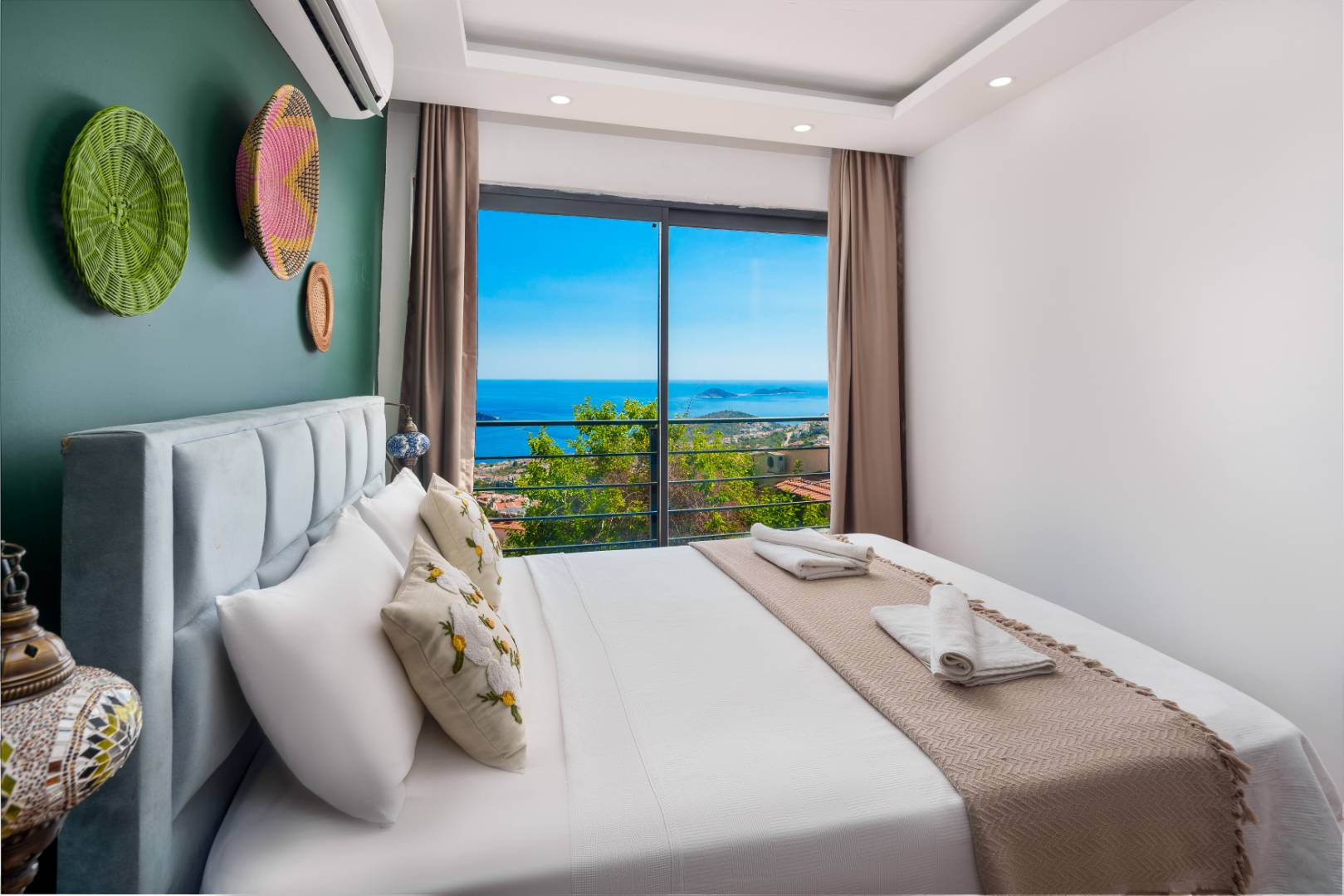 Kaş İslamlar'da Göz Alıcı Deniz Manzaralı, Özel Havuzlu, Balayı Villa