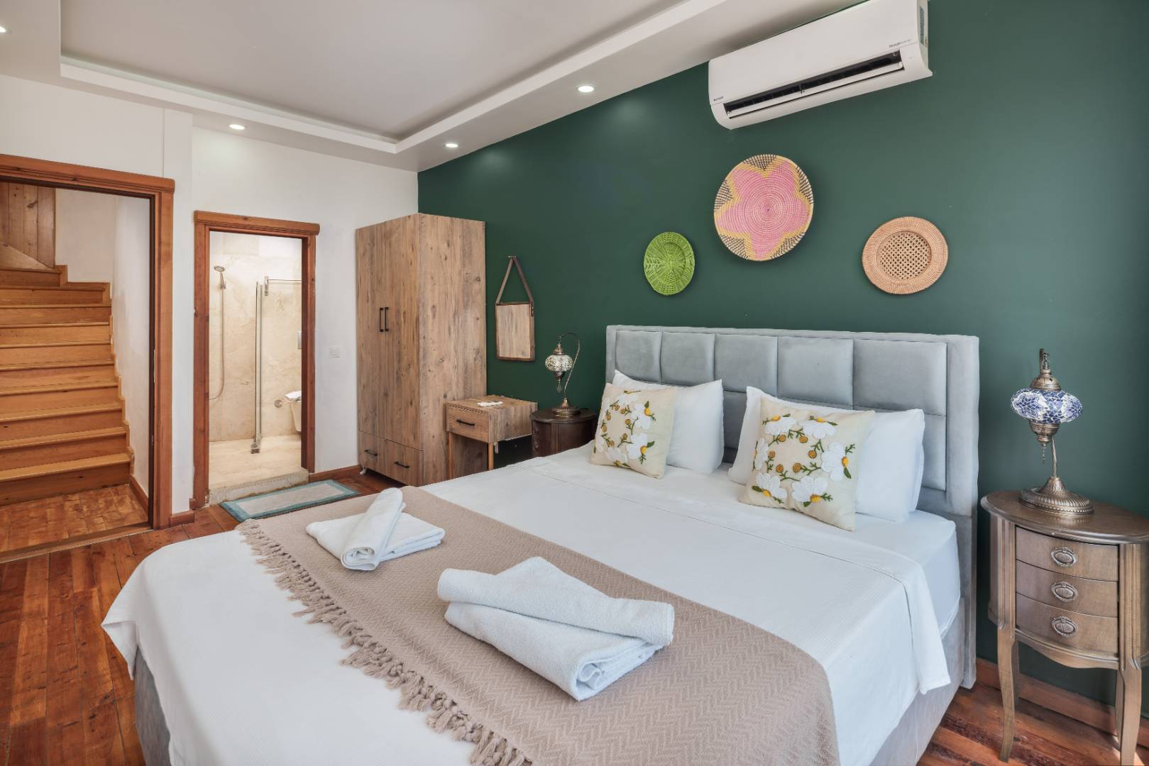 Kaş İslamlar'da Göz Alıcı Deniz Manzaralı, Özel Havuzlu, Balayı Villa