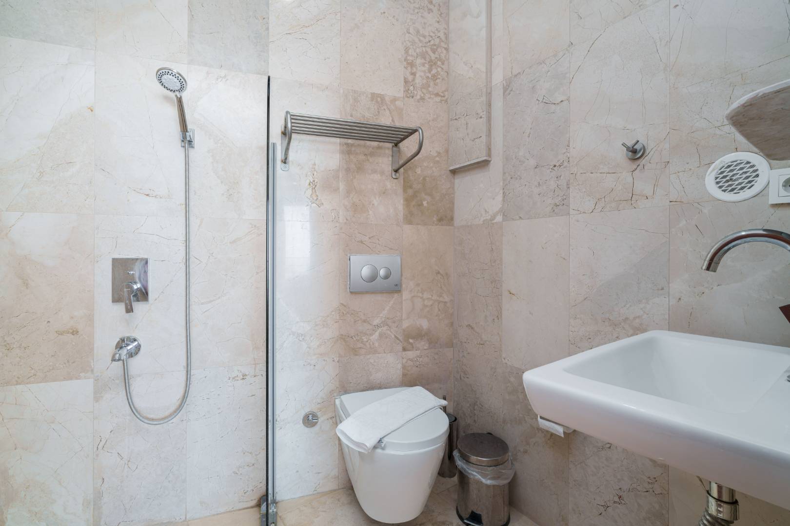 Kaş İslamlar'da Göz Alıcı Deniz Manzaralı, Özel Havuzlu, Balayı Villa