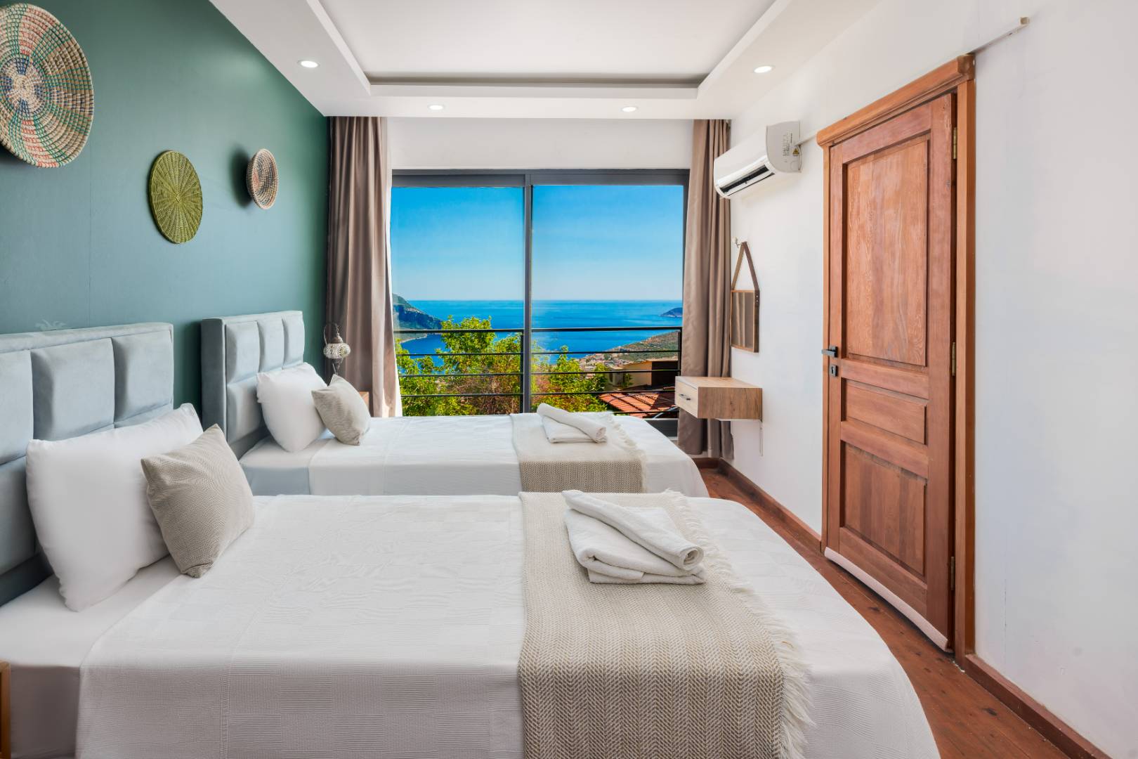 Kaş İslamlar'da Göz Alıcı Deniz Manzaralı, Özel Havuzlu, Balayı Villa