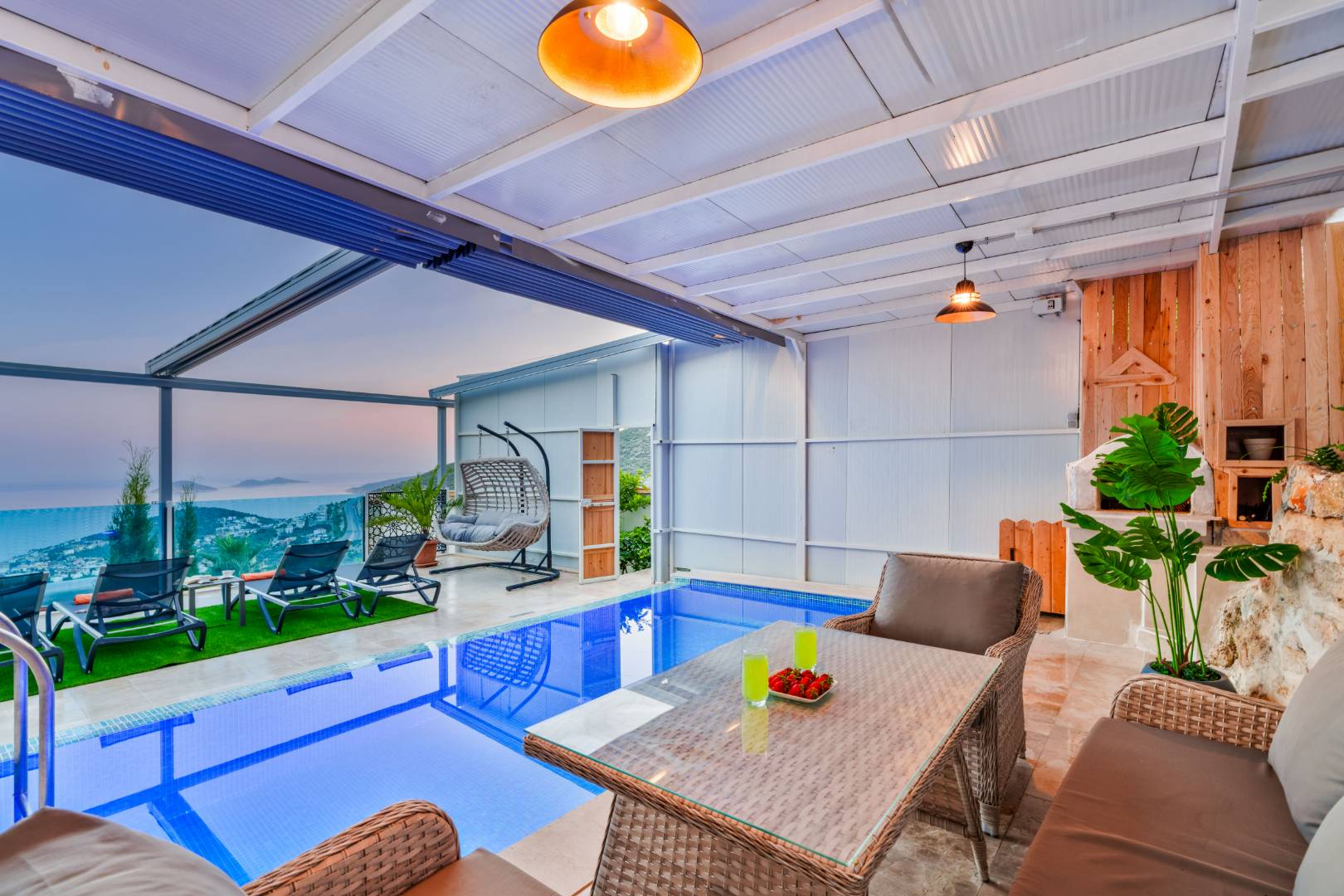 Kaş İslamlar'da Göz Alıcı Deniz Manzaralı, Özel Havuzlu, Balayı Villa