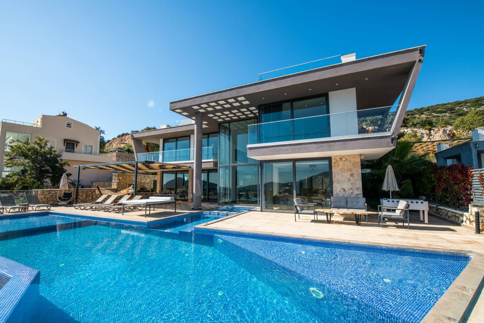 Kaş Kalkan'da Benzersiz Deniz Manzaralı, Özel Havuzlu, 5+1 Lüks Villa