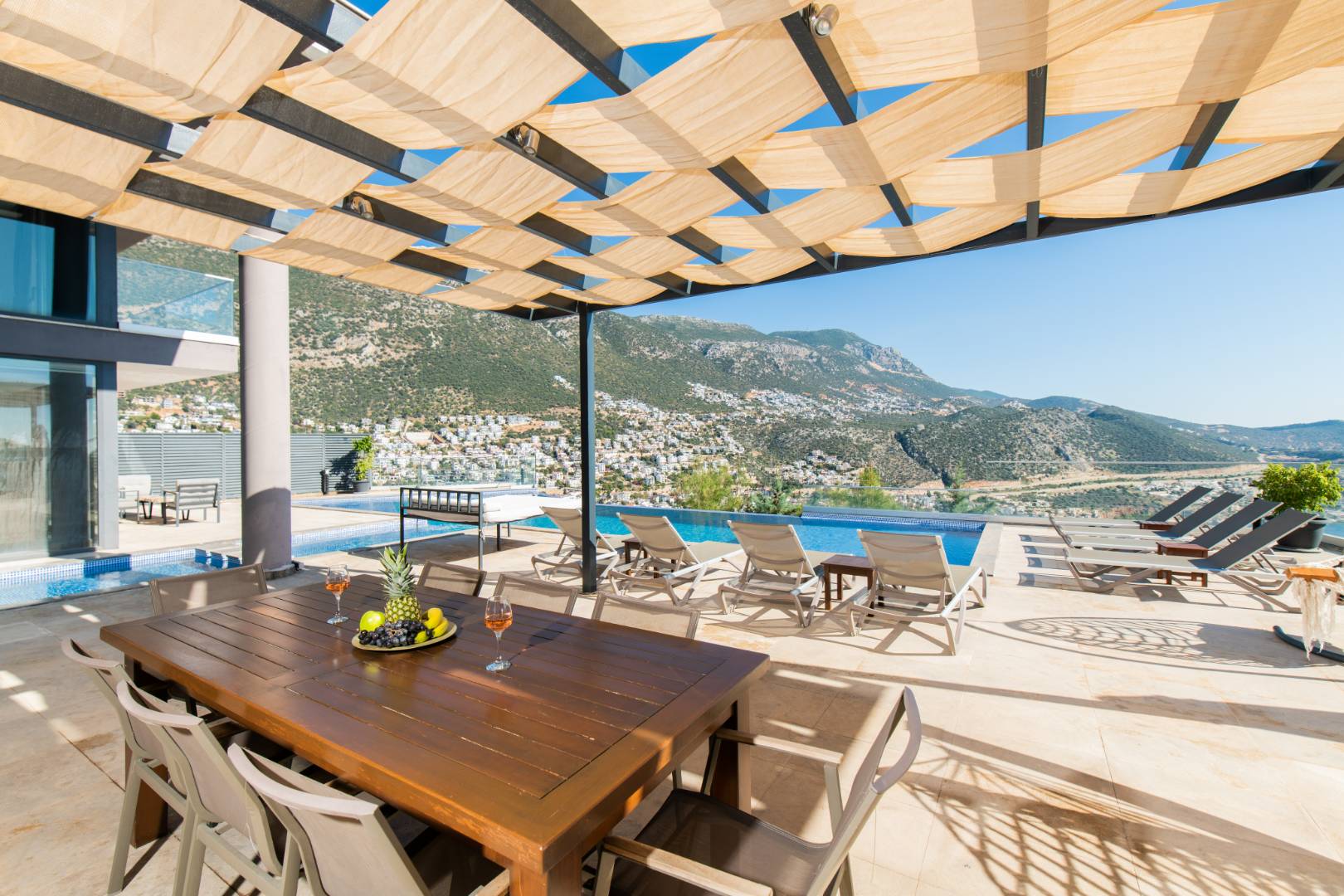 Kaş Kalkan'da Benzersiz Deniz Manzaralı, Özel Havuzlu, 5+1 Lüks Villa