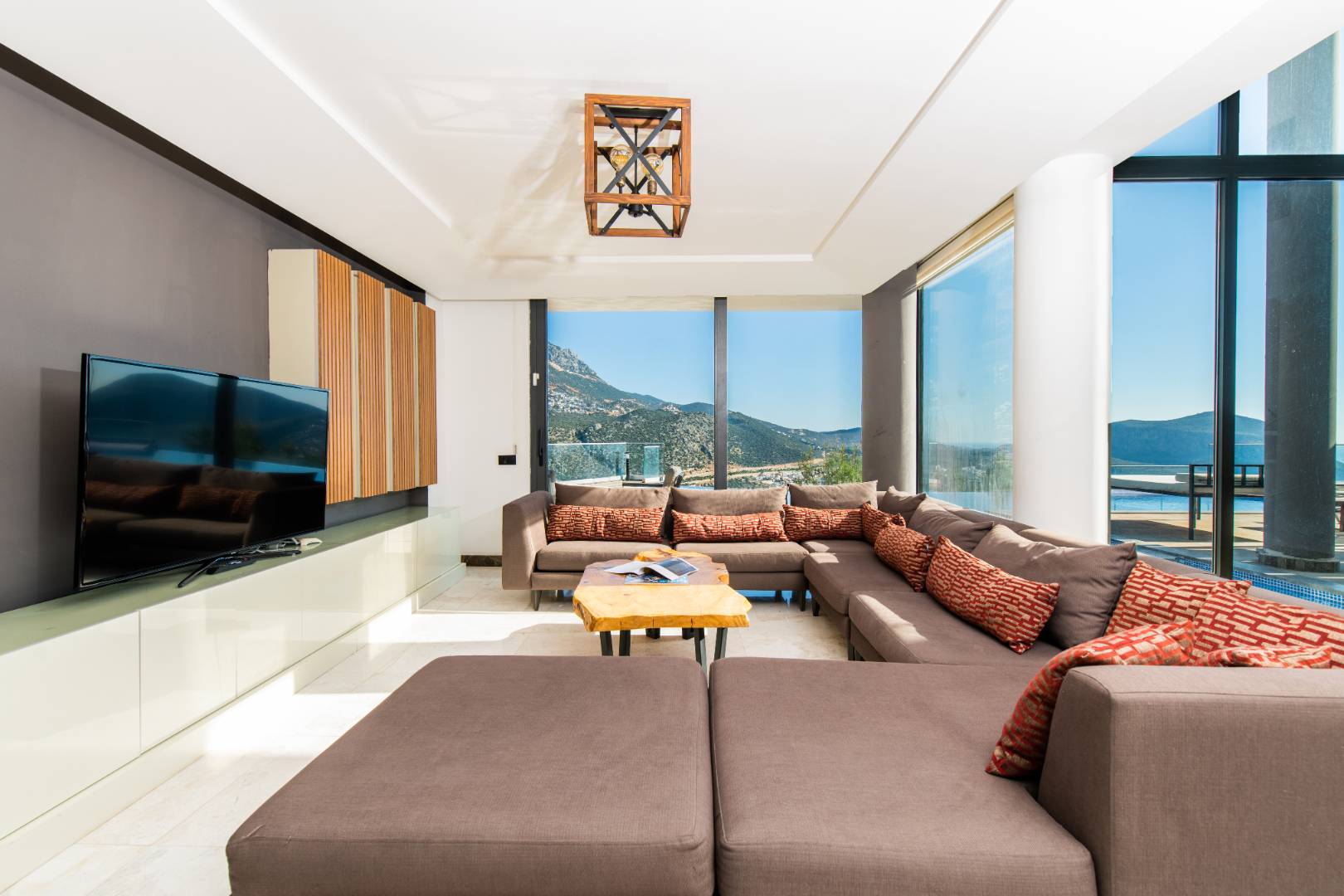 Kaş Kalkan'da Benzersiz Deniz Manzaralı, Özel Havuzlu, 5+1 Lüks Villa