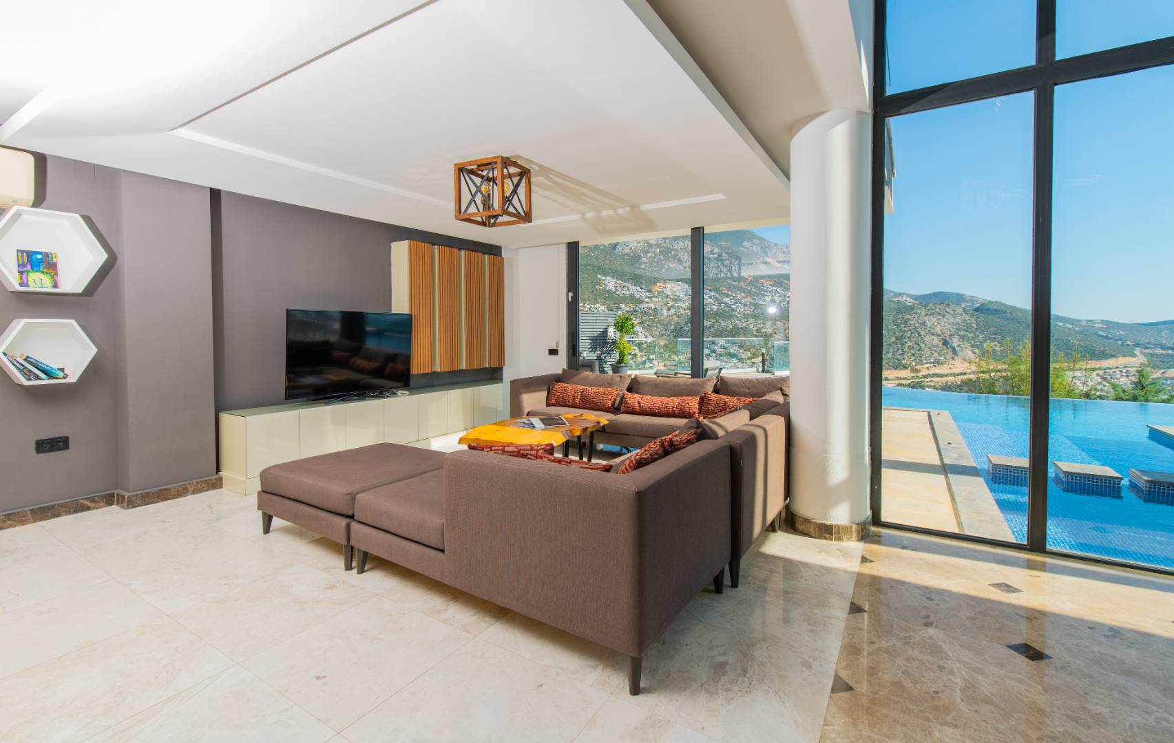 Kaş Kalkan'da Benzersiz Deniz Manzaralı, Özel Havuzlu, 5+1 Lüks Villa