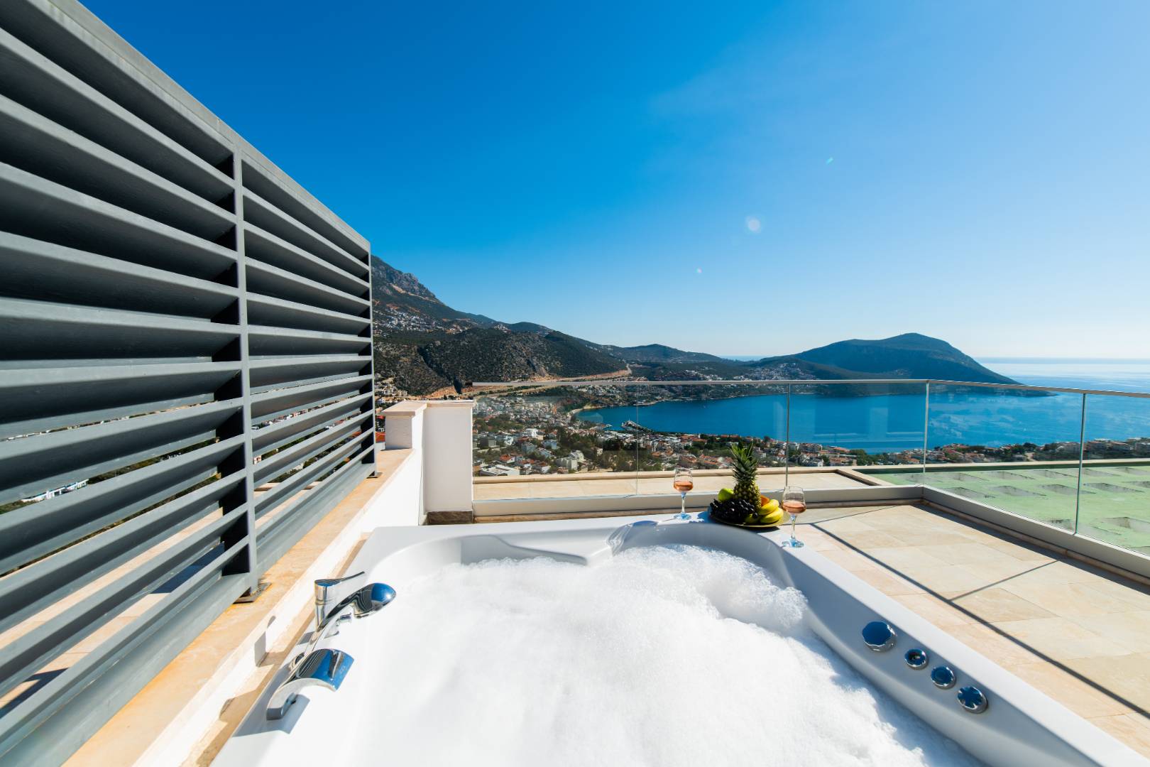 Kaş Kalkan'da Benzersiz Deniz Manzaralı, Özel Havuzlu, 5+1 Lüks Villa