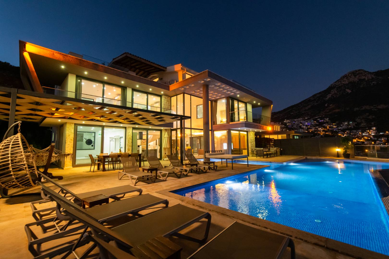 Kaş Kalkan'da Benzersiz Deniz Manzaralı, Özel Havuzlu, 5+1 Lüks Villa