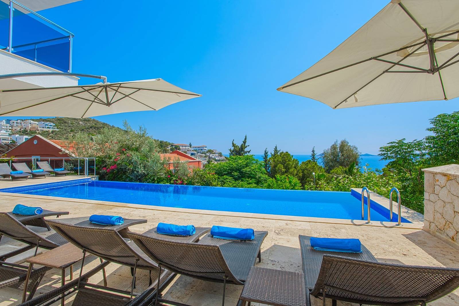 Kaş Kalkan'da Benzersiz Deniz Manzaralı, Özel Havuzlu, Geniş Villa