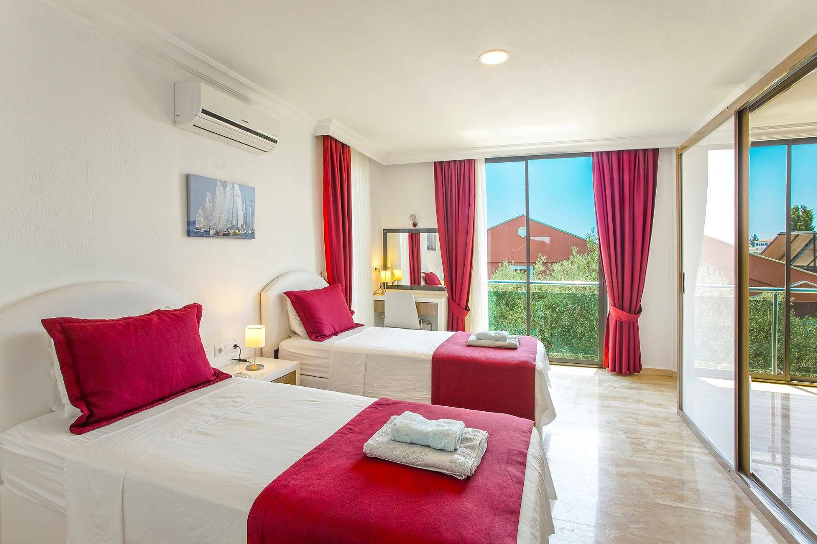 Kaş Kalkan'da Benzersiz Deniz Manzaralı, Özel Havuzlu, Geniş Villa
