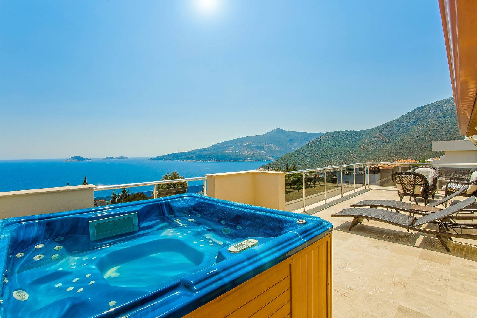 Kaş Kalkan'da Benzersiz Deniz Manzaralı, Özel Havuzlu, Geniş Villa