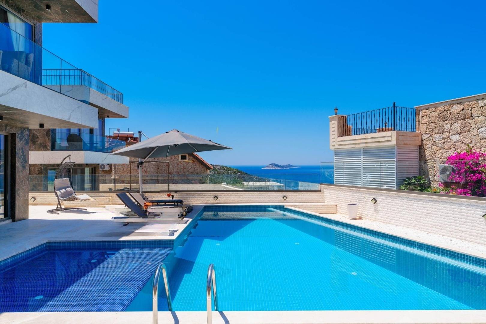 Kaş Kalkan'da Benzersiz Deniz Manzaralı, Özel Havuzlu, İkiz Villa