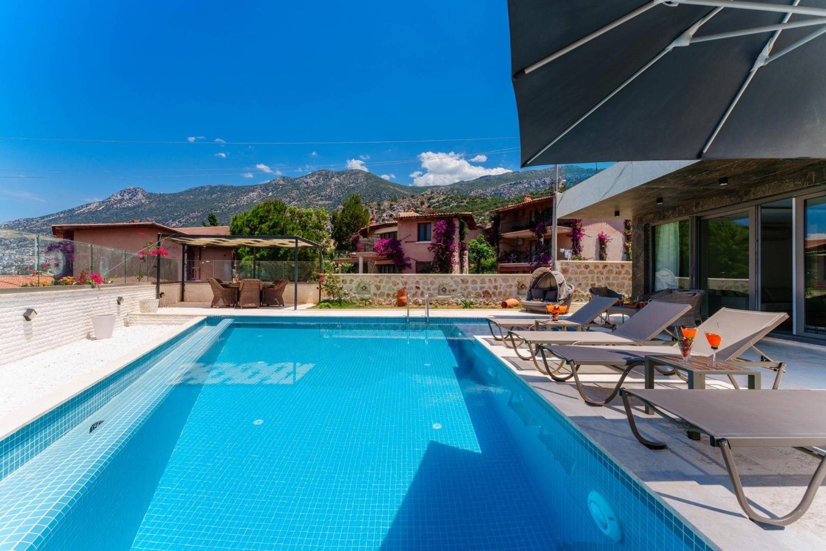 Kaş Kalkan'da Benzersiz Deniz Manzaralı, Özel Havuzlu, İkiz Villa
