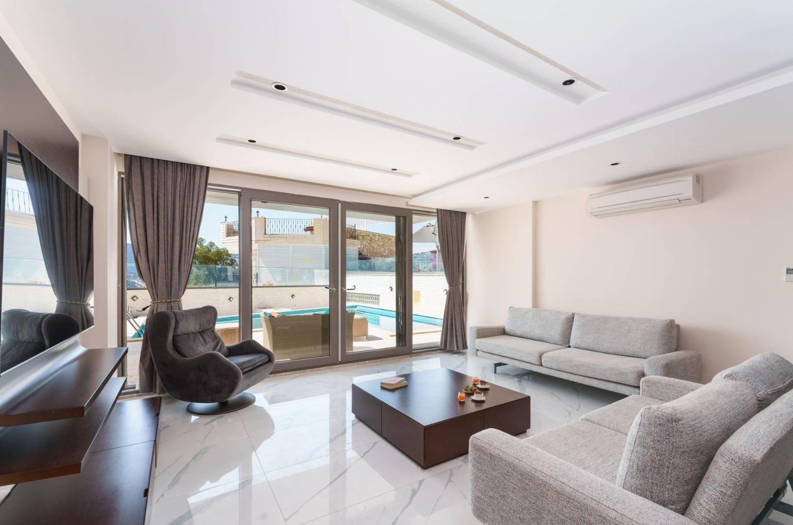 Kaş Kalkan'da Benzersiz Deniz Manzaralı, Özel Havuzlu, İkiz Villa