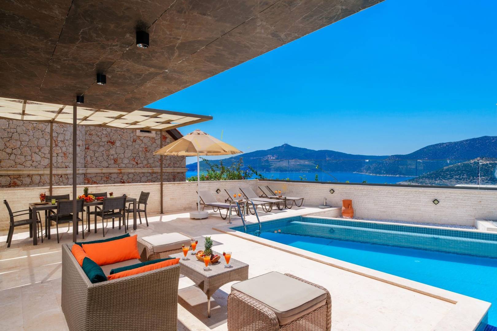 Kaş Kalkan'da Enfes Deniz Manzaralı, Özel Havuzlu, İkiz Villa