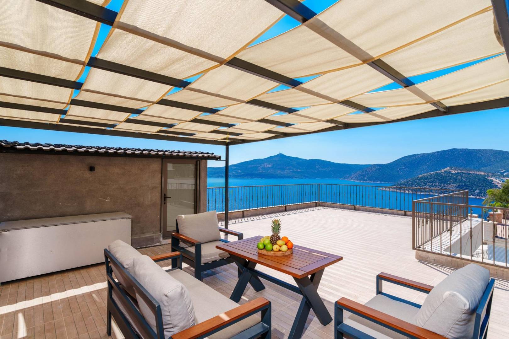 Kaş Kalkan'da Enfes Deniz Manzaralı, Özel Havuzlu, İkiz Villa