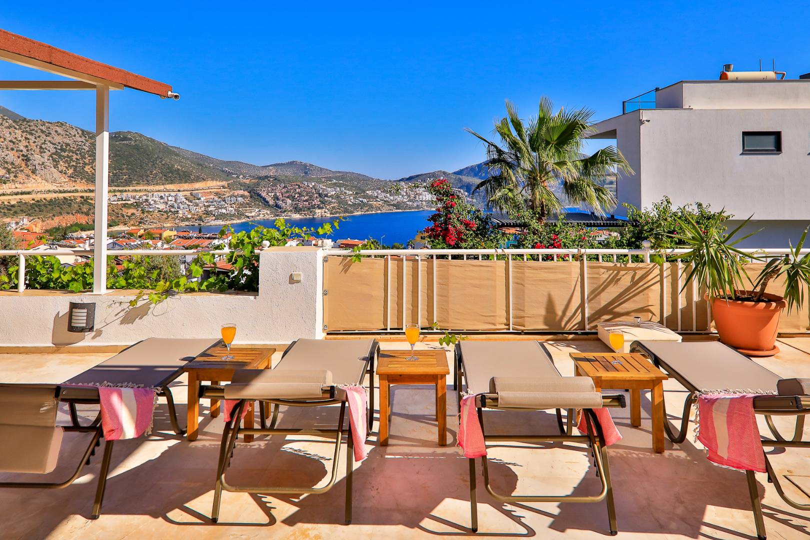 Kaş Kalkan'da Deniz Manzaralı, Özel Havuzlu, 3+1 Lüks Villa