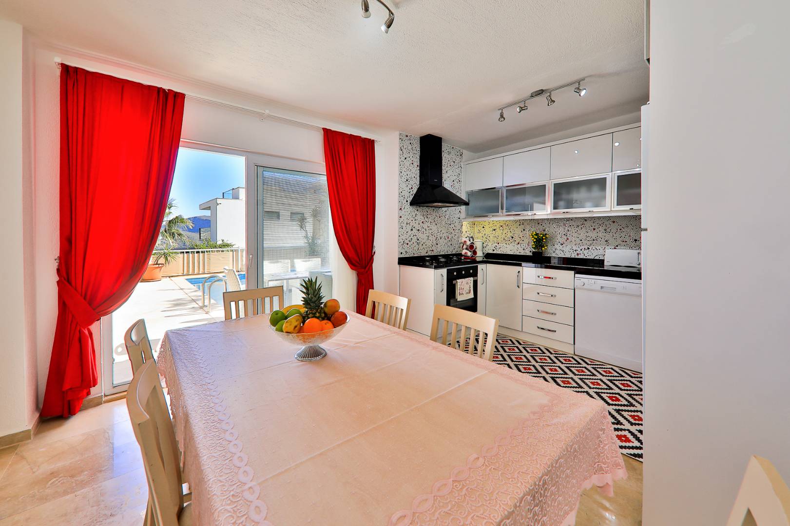 Kaş Kalkan'da Deniz Manzaralı, Özel Havuzlu, 3+1 Lüks Villa