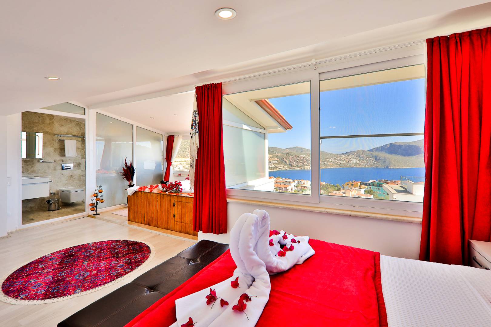 Kaş Kalkan'da Deniz Manzaralı, Özel Havuzlu, 3+1 Lüks Villa