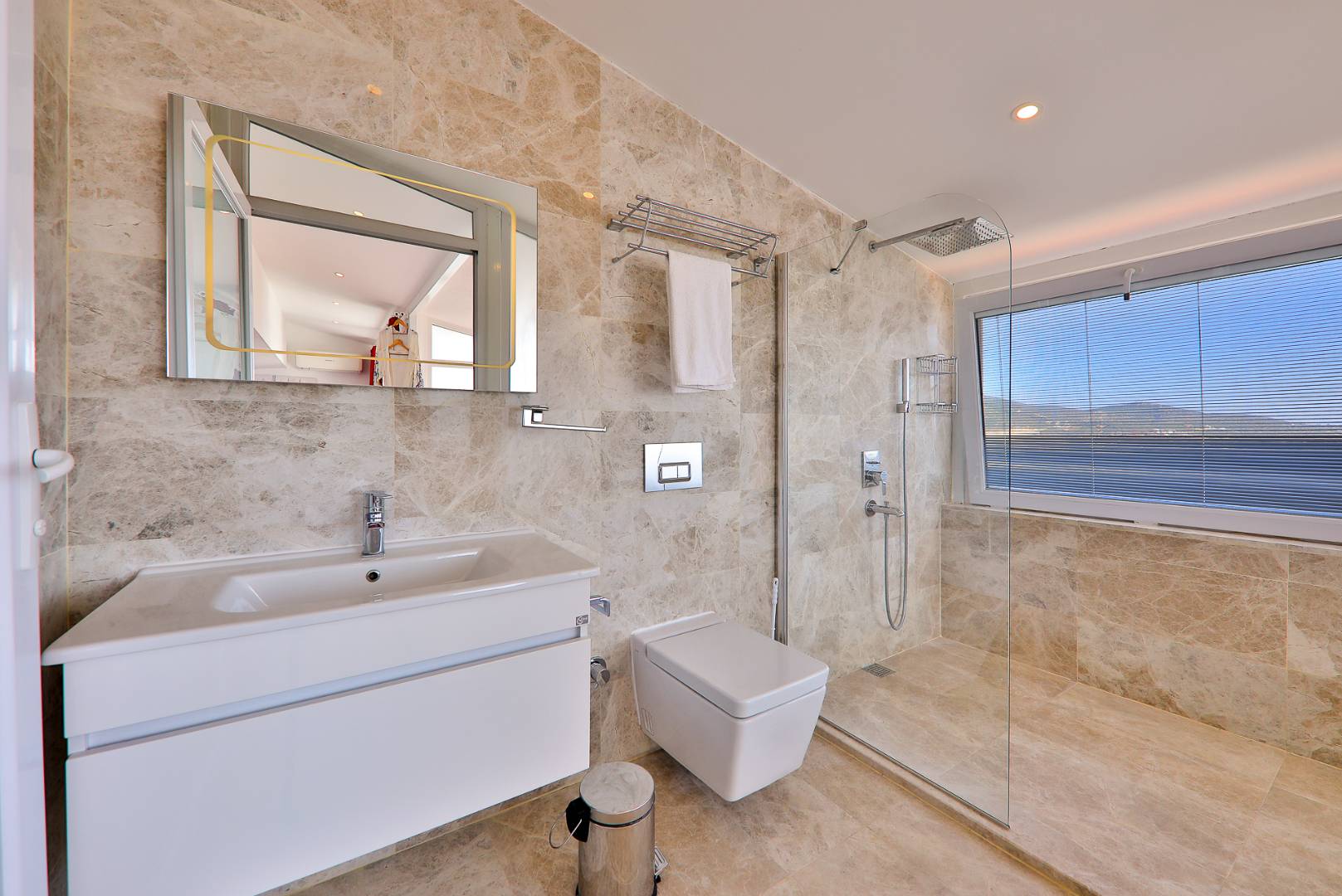 Kaş Kalkan'da Deniz Manzaralı, Özel Havuzlu, 3+1 Lüks Villa