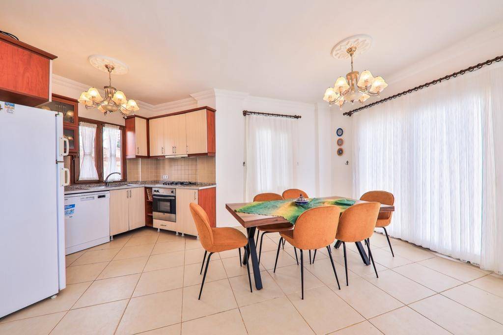 Kaş Kalkan'da Deniz Manzaralı, Özel Havuzlu, Kiralık Merkezi Villa