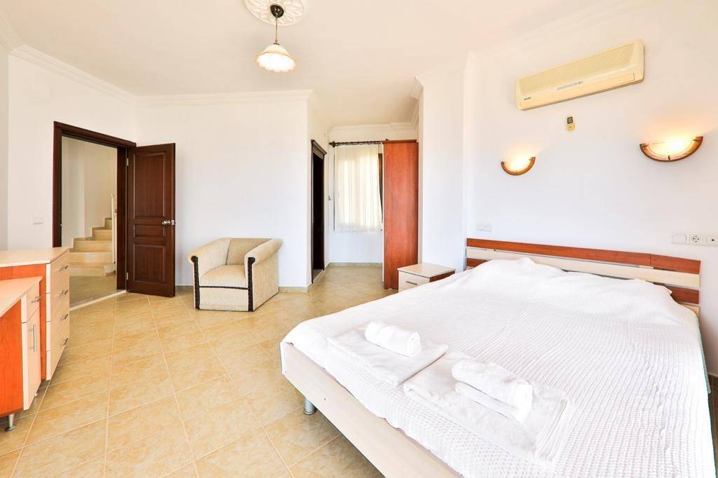 Kaş Kalkan'da Deniz Manzaralı, Özel Havuzlu, Kiralık Merkezi Villa