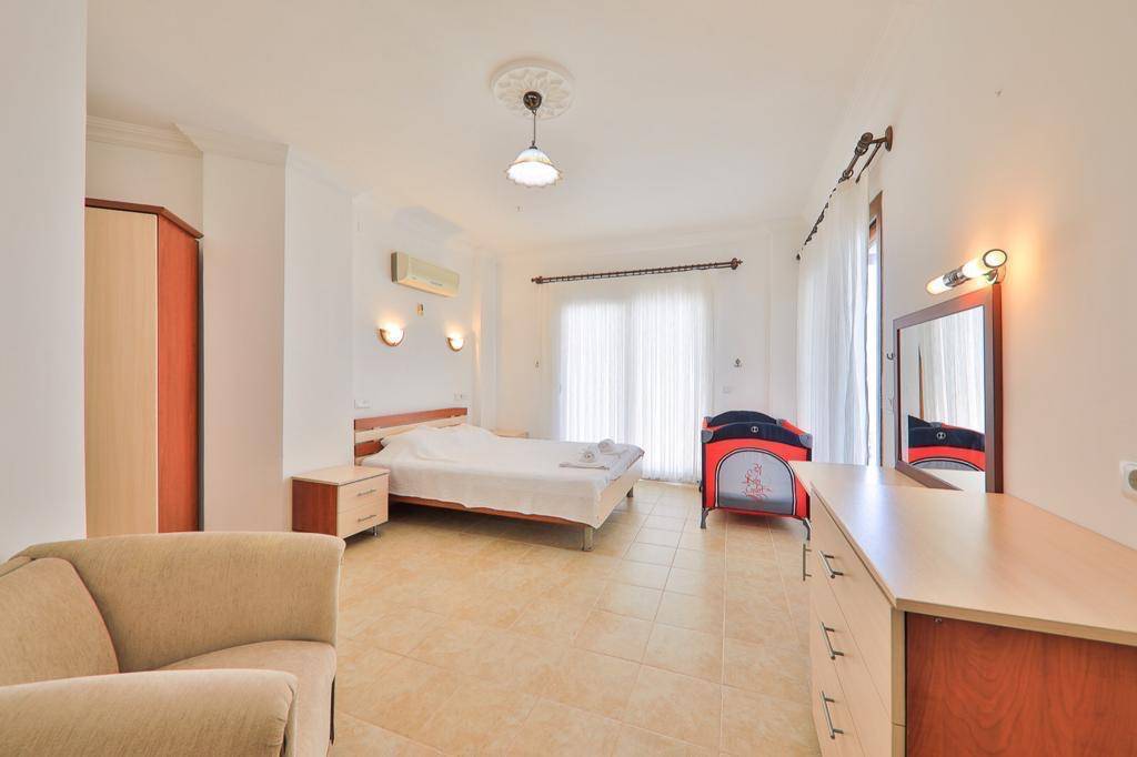 Kaş Kalkan'da Deniz Manzaralı, Özel Havuzlu, Kiralık Merkezi Villa