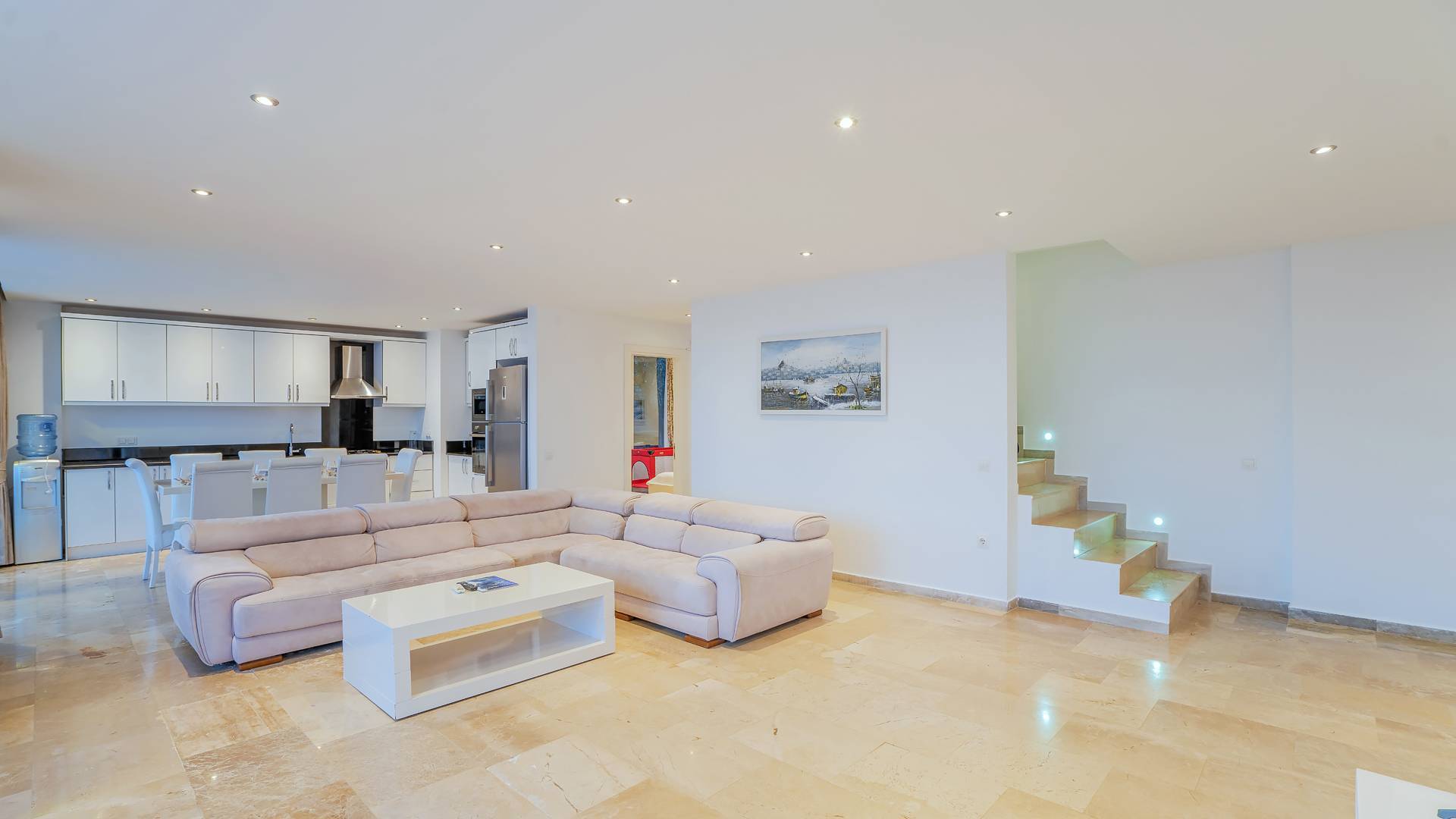 Kaş Kalkan'da Denize Yakın, Kalabalık Aileler İçin Uygun, Şık Villa