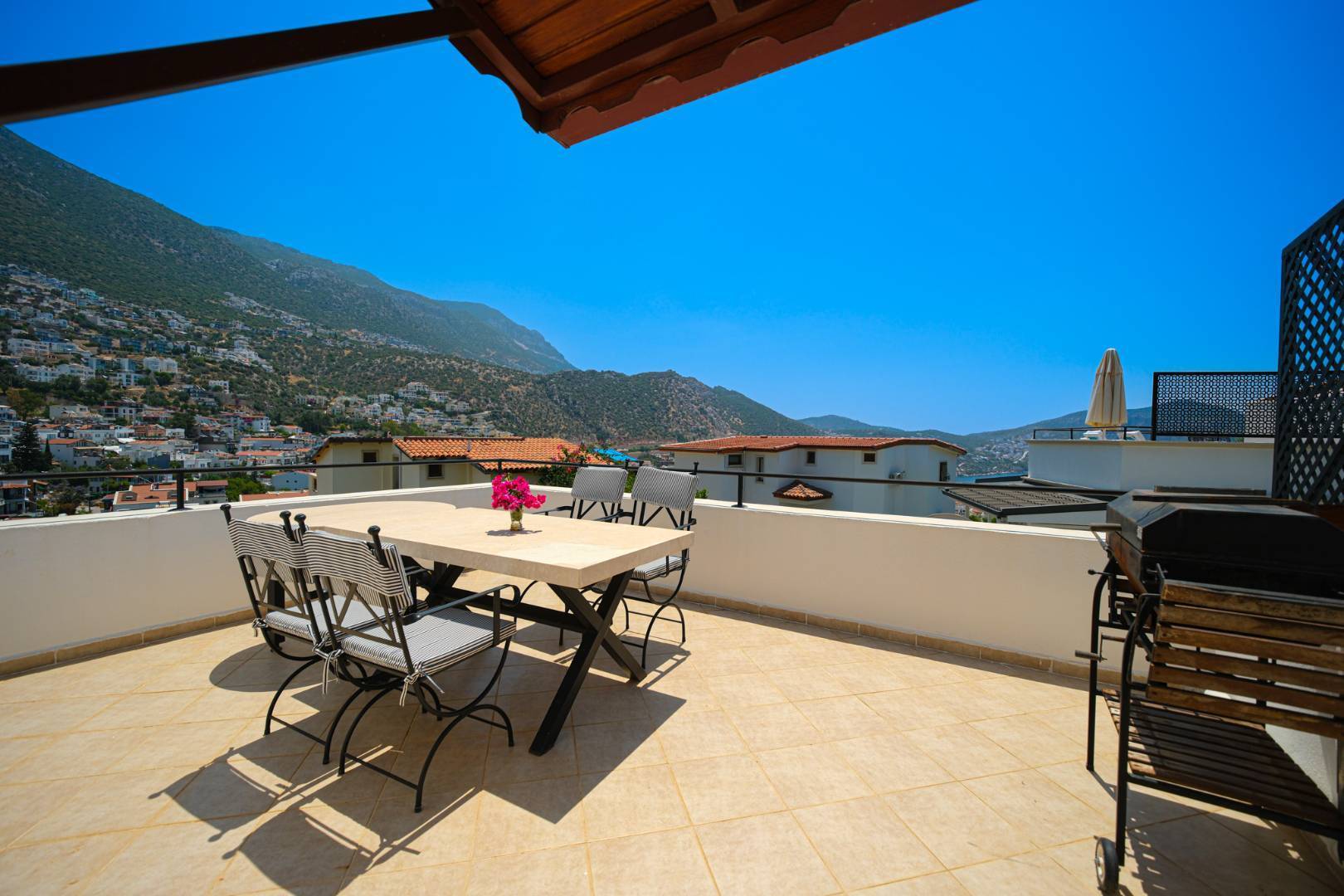 Kaş Kalkan'da Denize Yakın, Özel Havuzlu, Modern Villa
