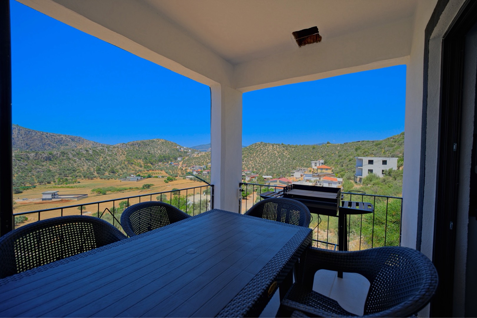 Kaş Bezirgan'da Çekirdek Ailelere Uygun, 2+1, Tatil Evi