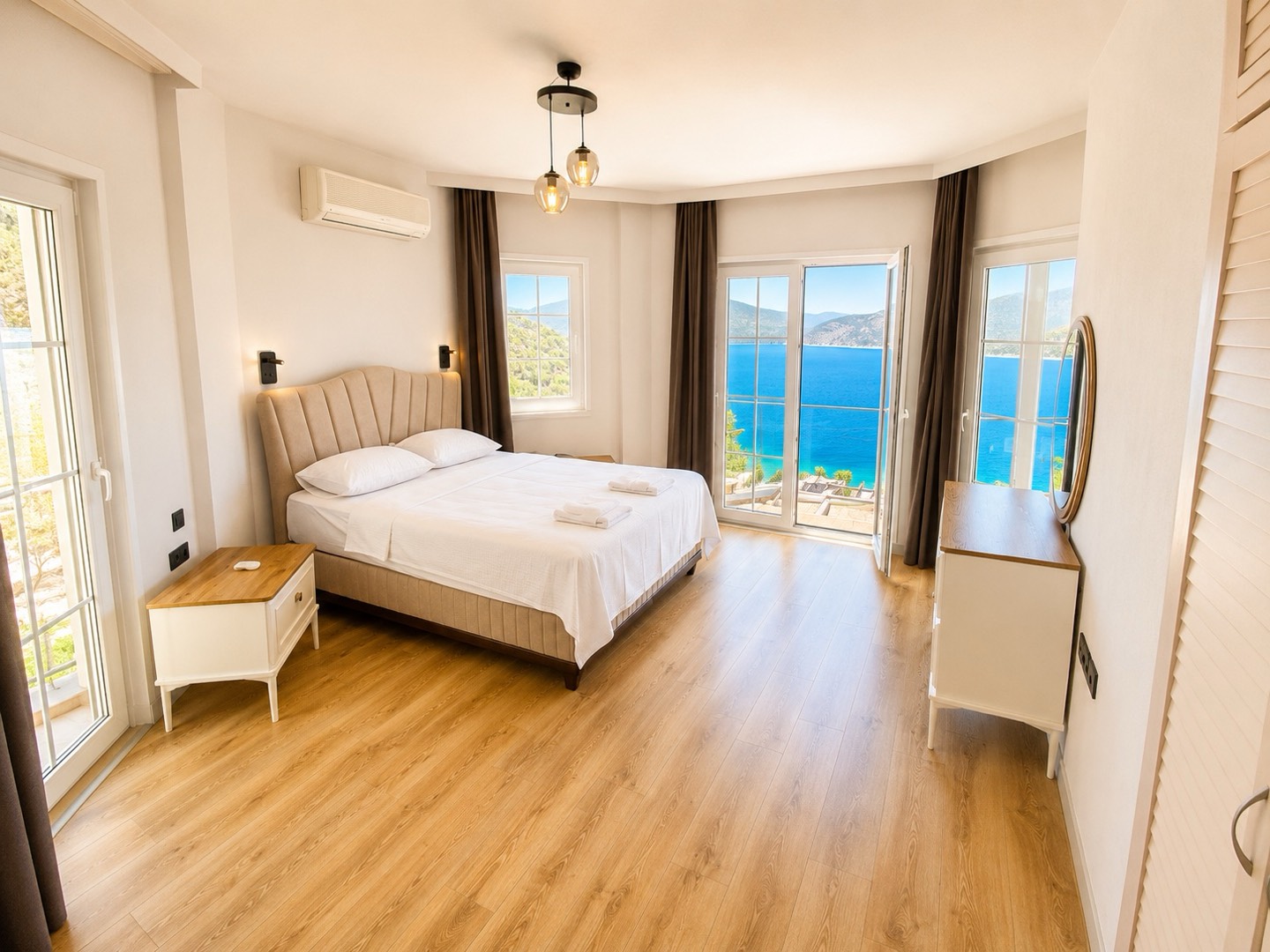 Kaş Kalkan'da Enfes Deniz Manzaralı, 8 Kişilik, Konforlu Villa