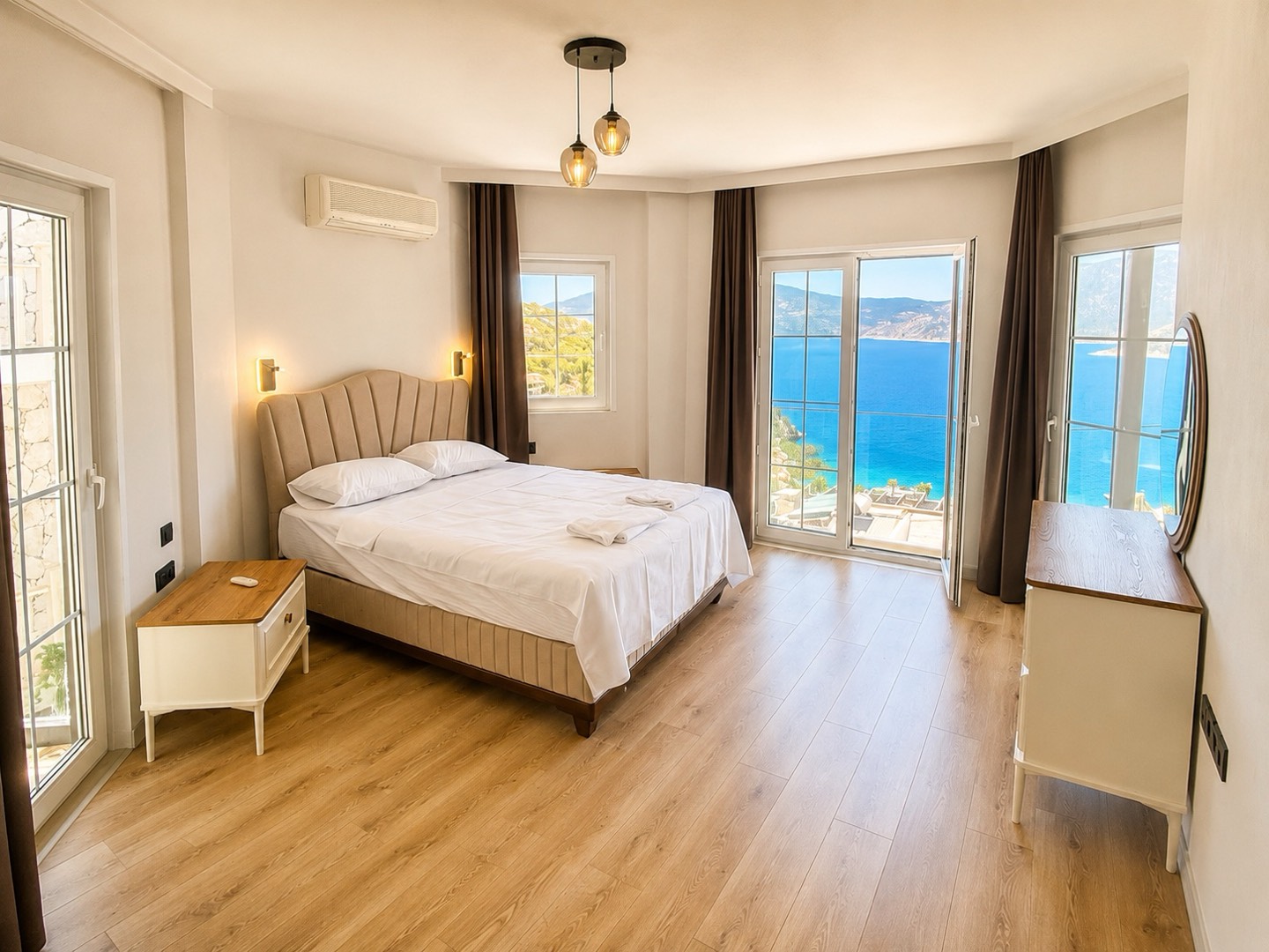 Kaş Kalkan'da Enfes Deniz Manzaralı, 8 Kişilik, Konforlu Villa
