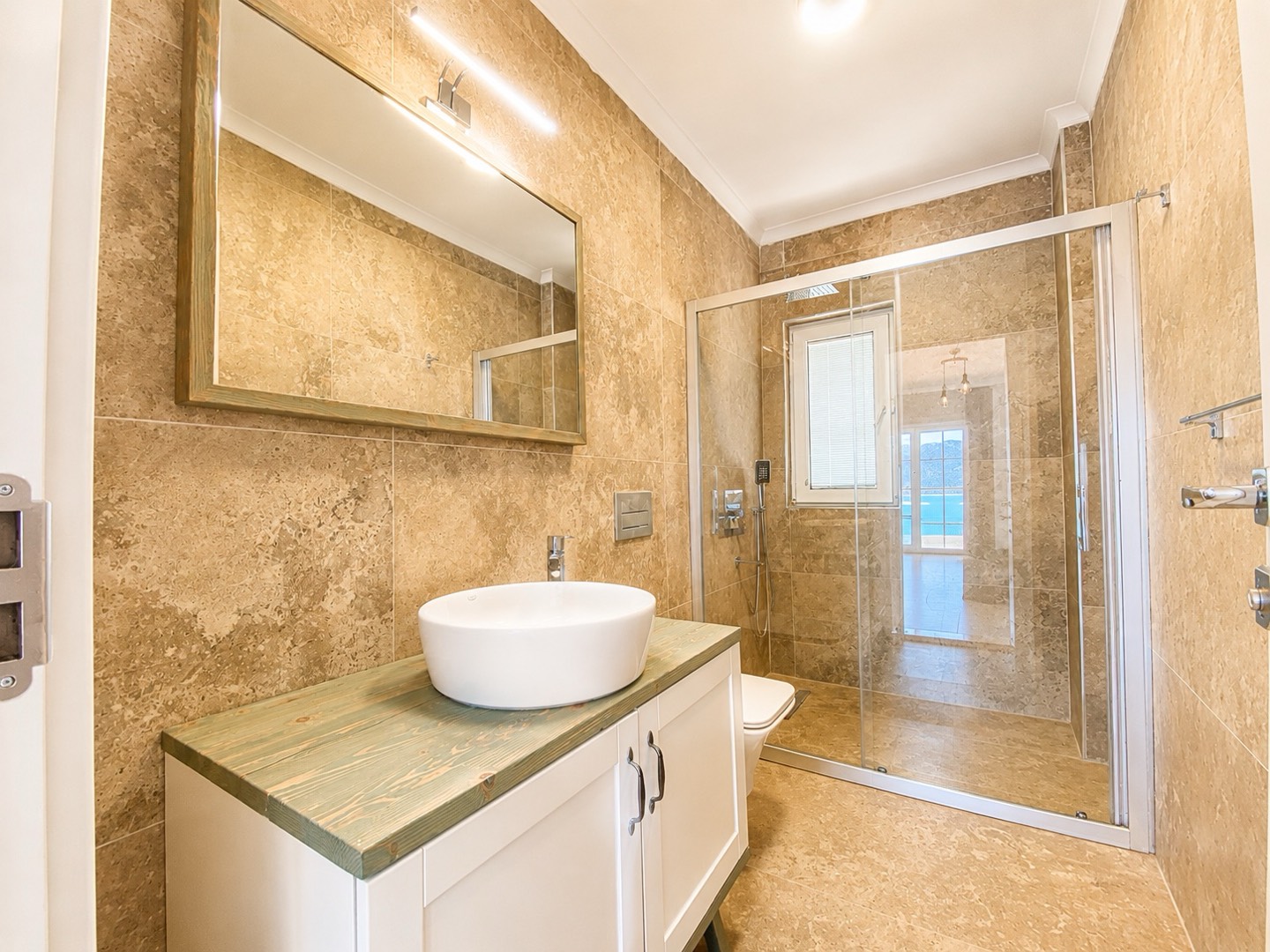 Kaş Kalkan'da Enfes Deniz Manzaralı, 8 Kişilik, Konforlu Villa